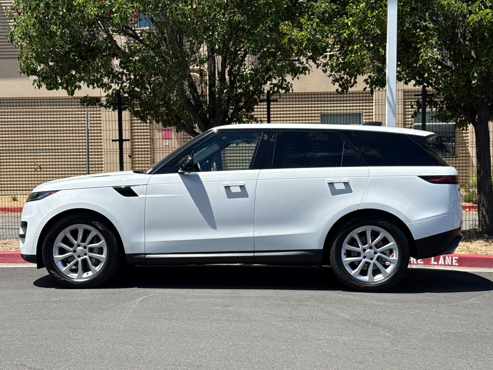 2025 Land Rover Range Rover Sport SE — foto completa 2 de 29