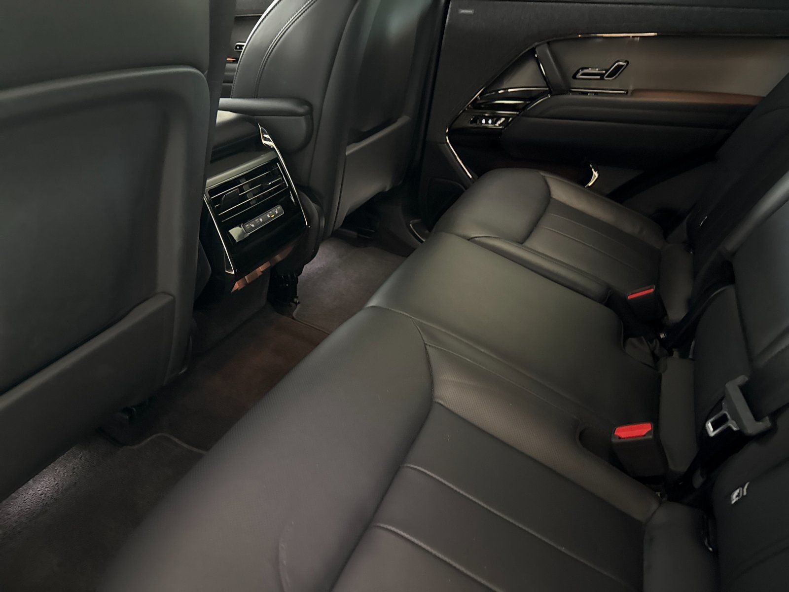 2025 Land Rover Range Rover Sport SE — foto completa 11 de 29
