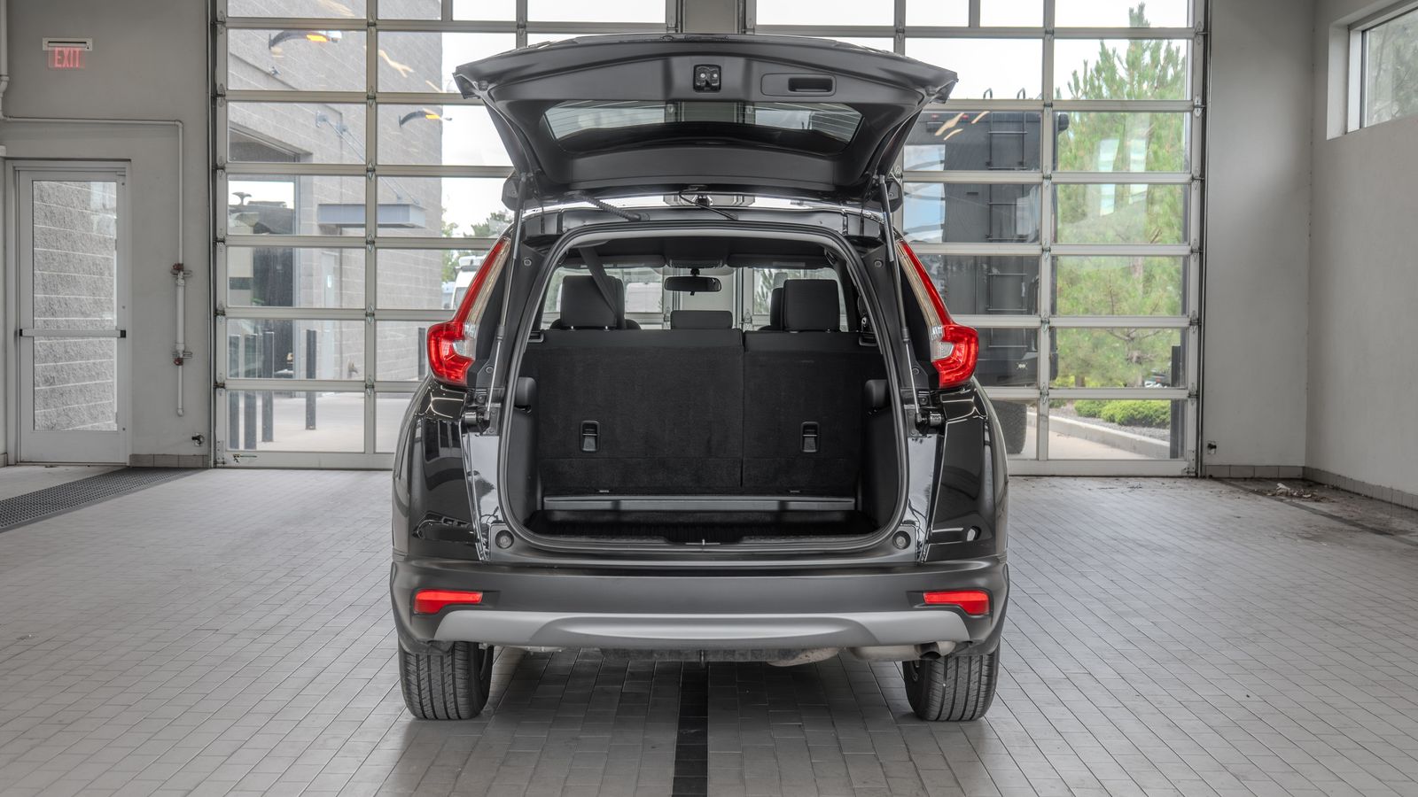 2019 Honda CR-V LX — full photo 16 of 33