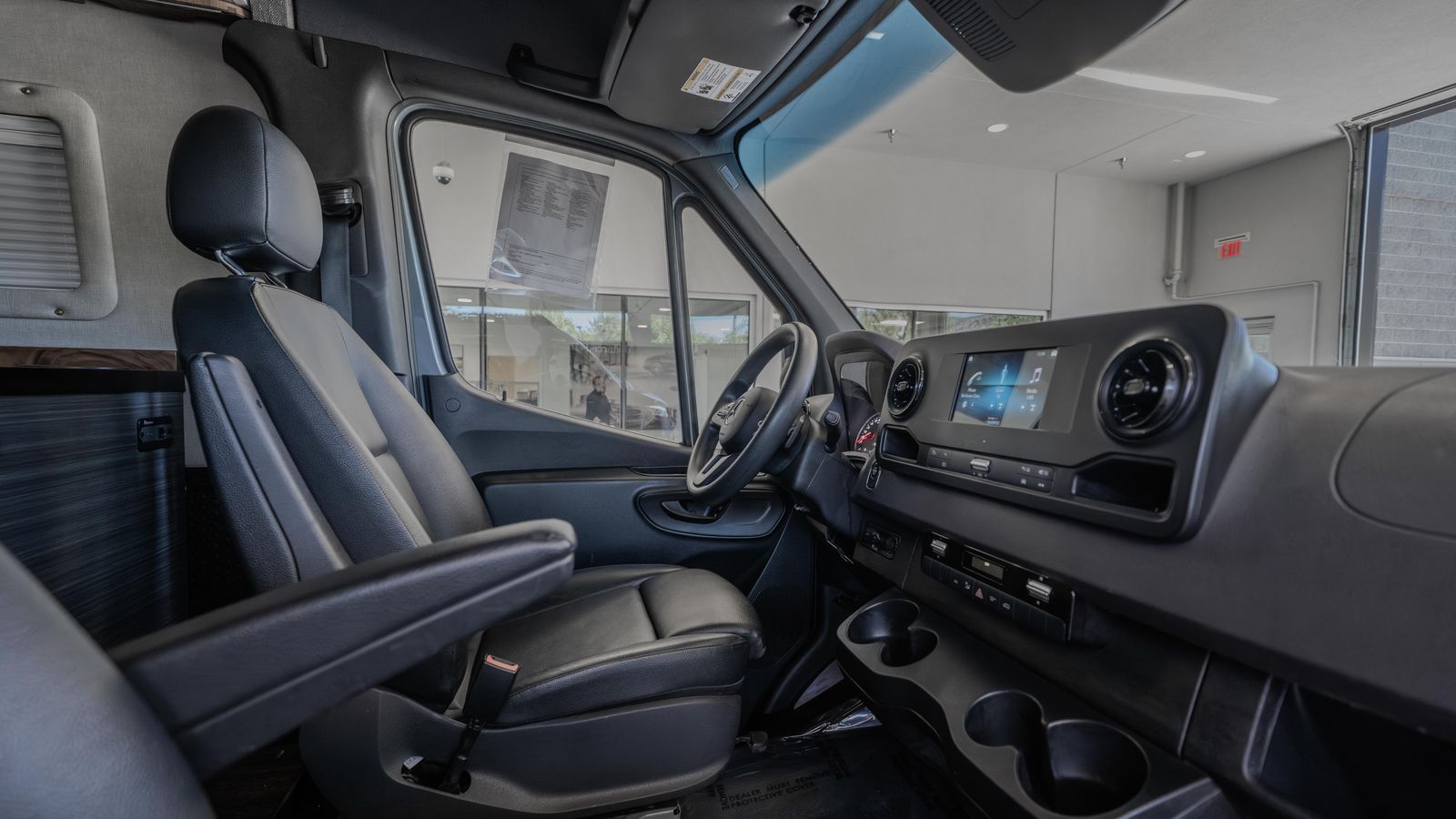 2023 Mercedes-Benz Sprinter 2500 Cargo 144 WB — foto completa 17 de 34