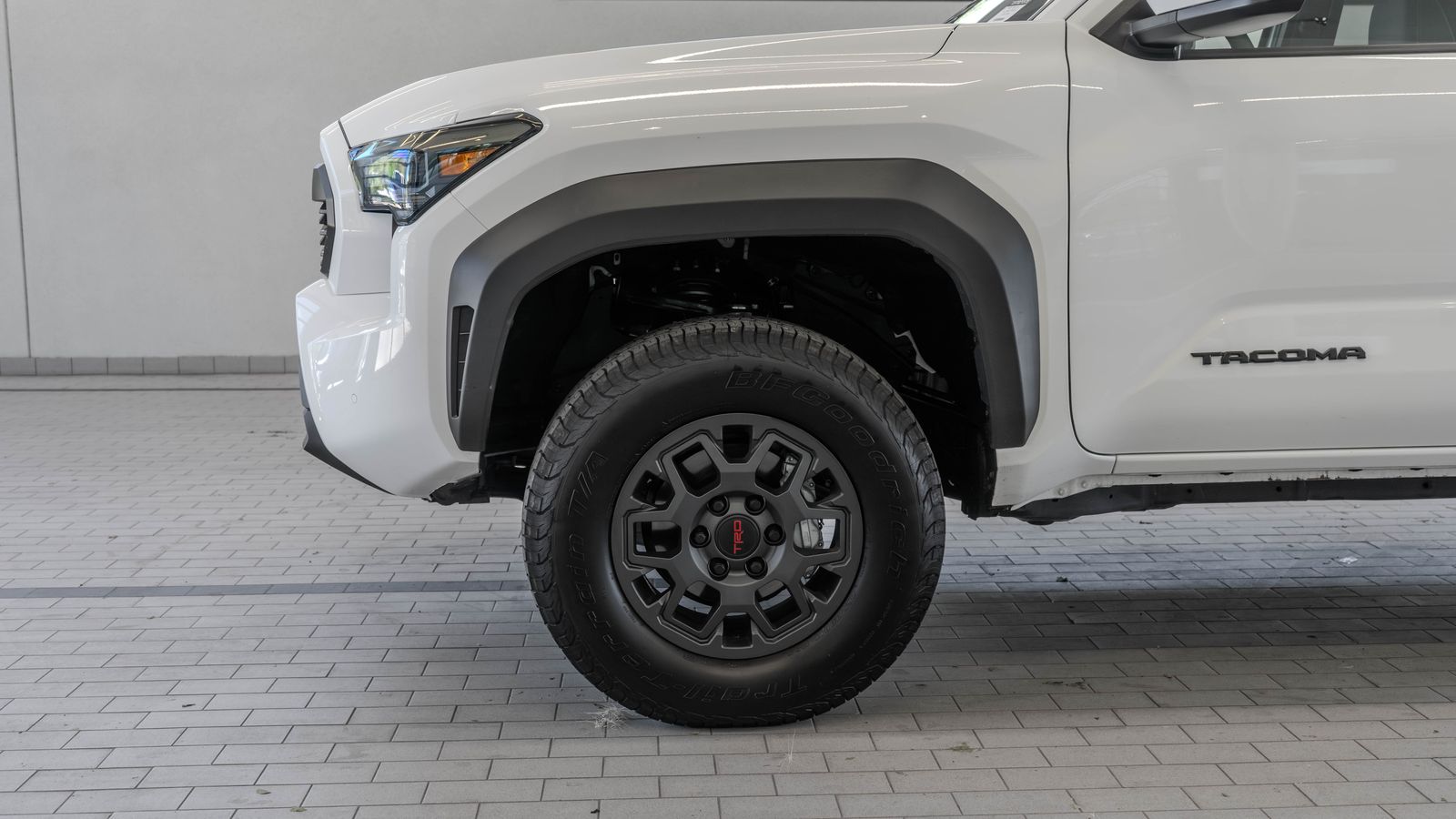 2025 Toyota Tacoma PreRunner — foto completa 4 de 29