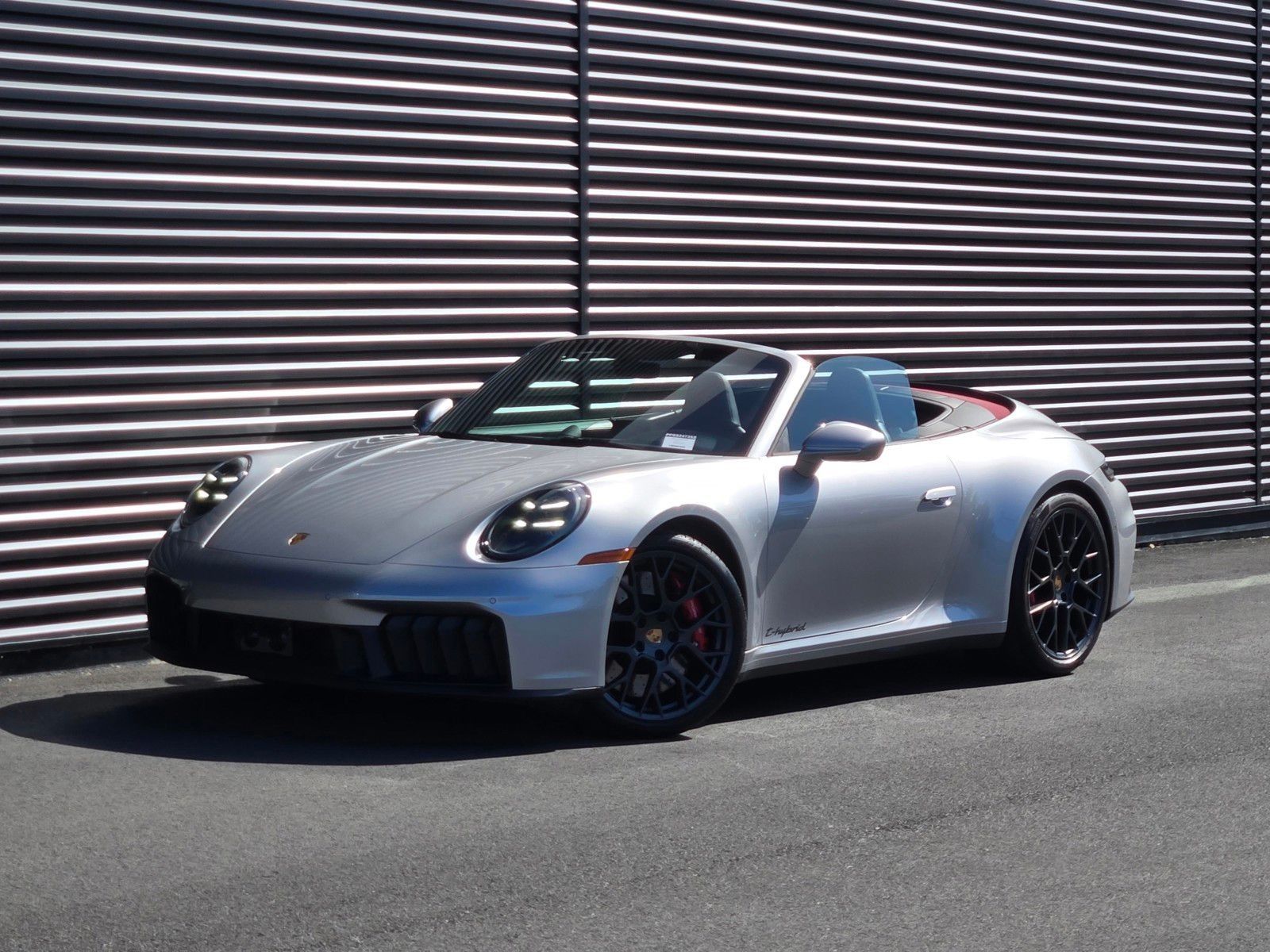 2025 Porsche 911 Carrera 4 GTS — foto completa 1 de 27
