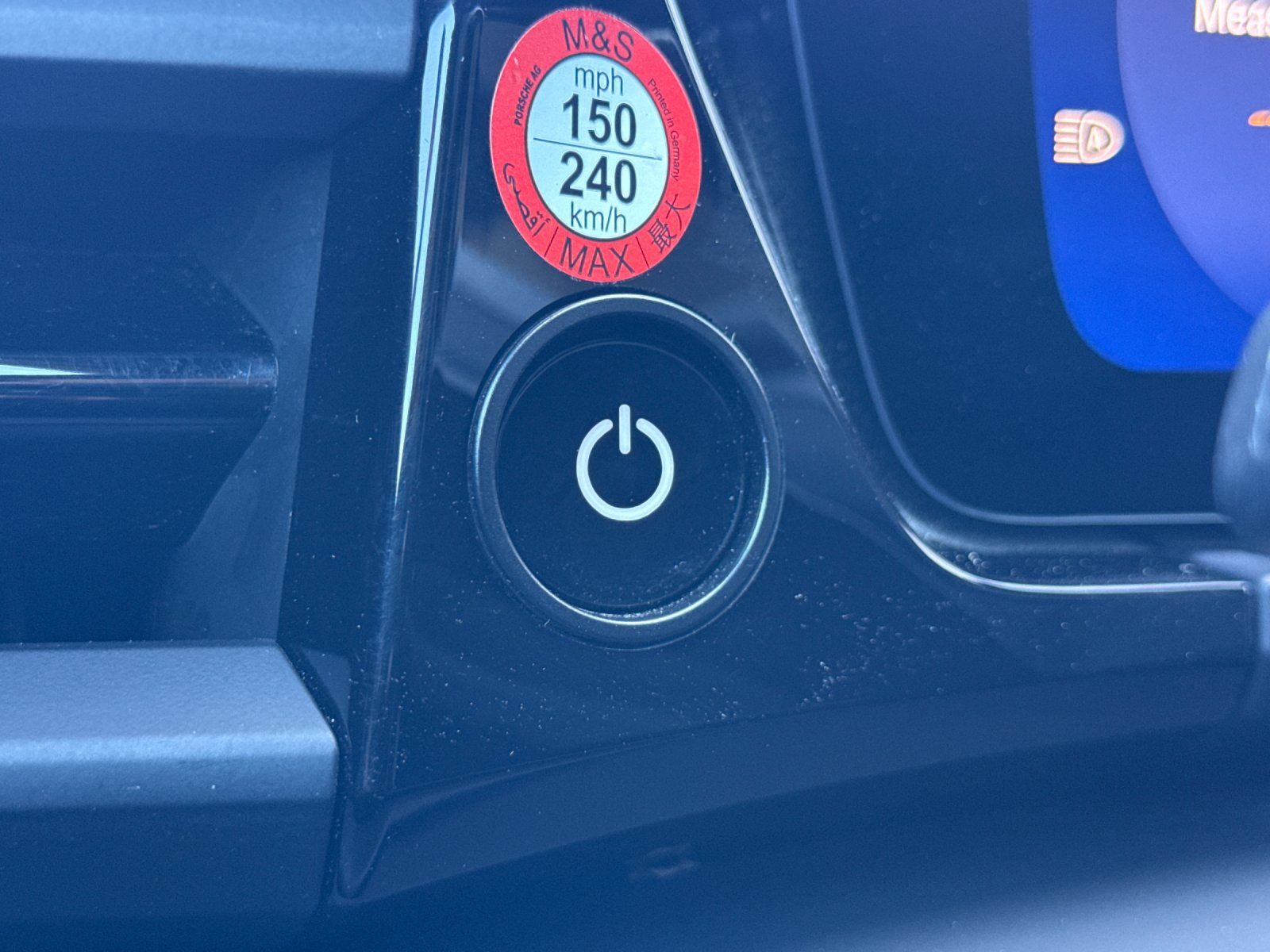 2025 Porsche Macan Electric 4 — full photo 22 of 28