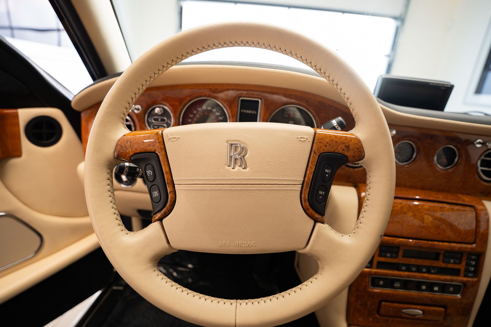 2002 Rolls-Royce Park Ward — foto completa 17 de 31