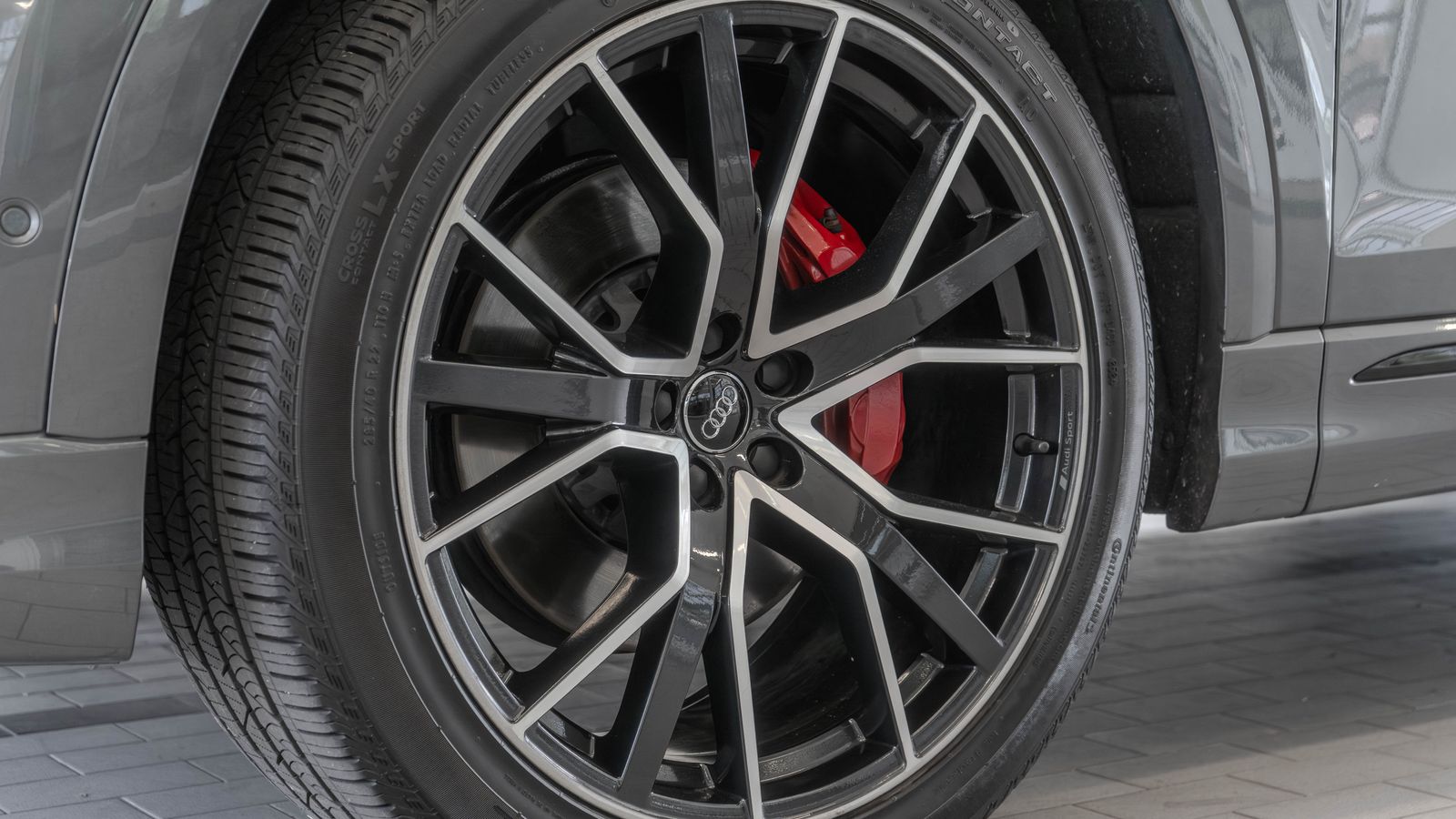 2020 Audi Q8 55 Premium Plus — full photo 30 of 34