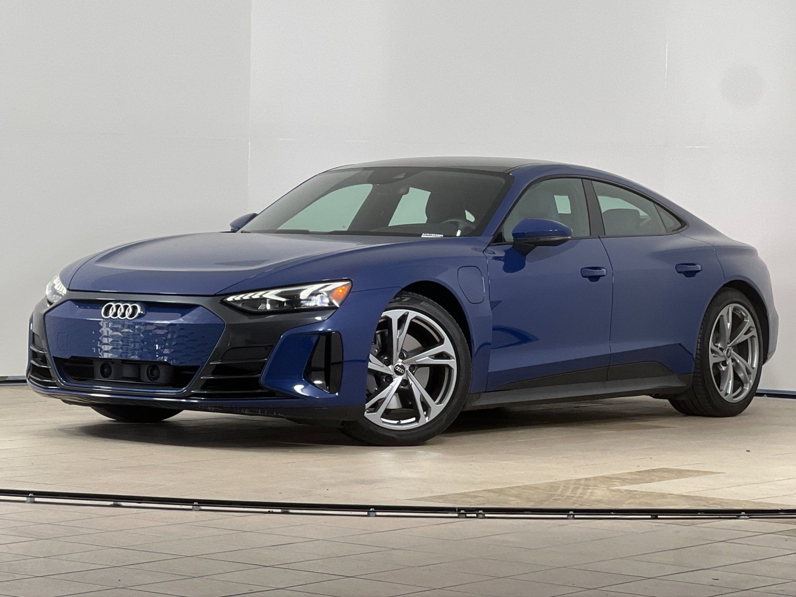 2024 Audi e-tron GT Premium Plus — full photo 1 of 28