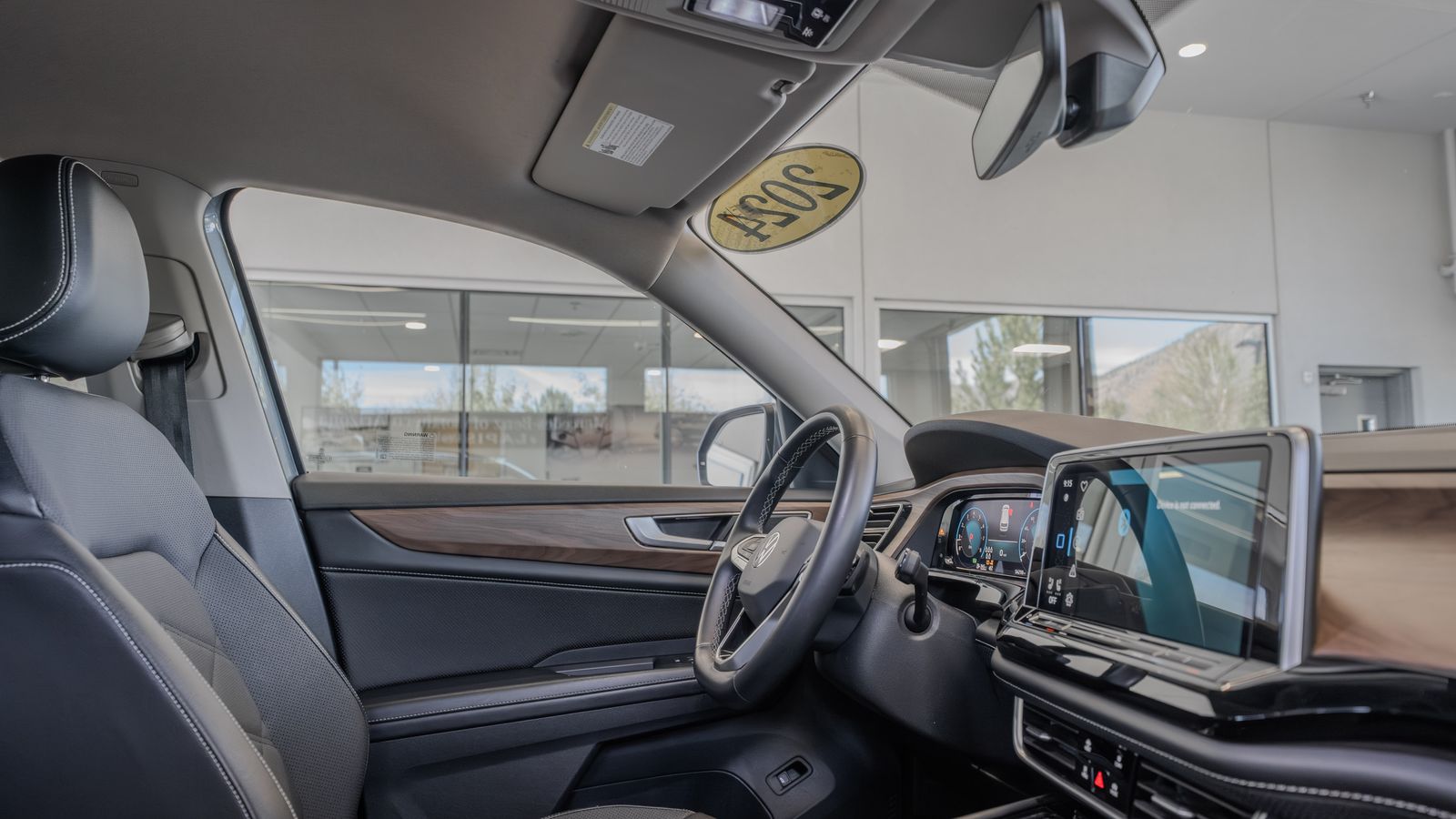 2024 Volkswagen Atlas 2.0T SE w/Technology — foto completa 18 de 35