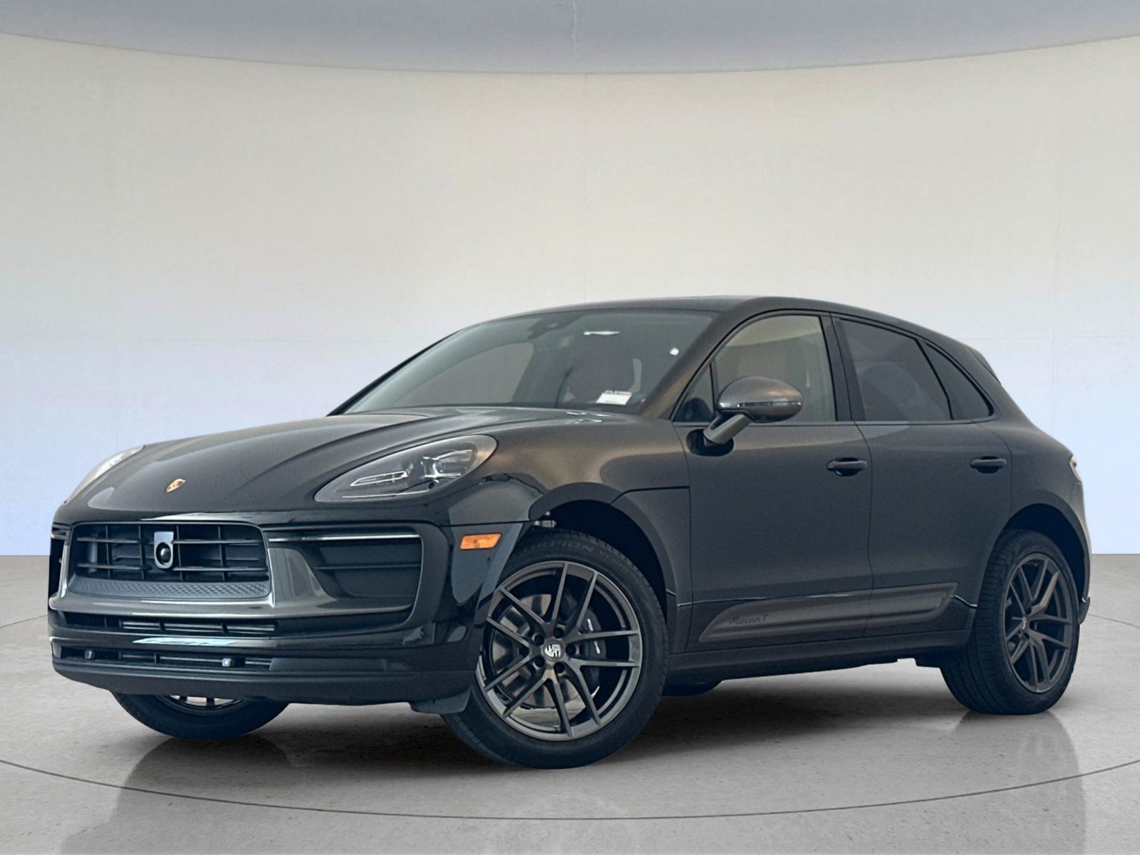 2026 Porsche Macan T — photo 1 of 28