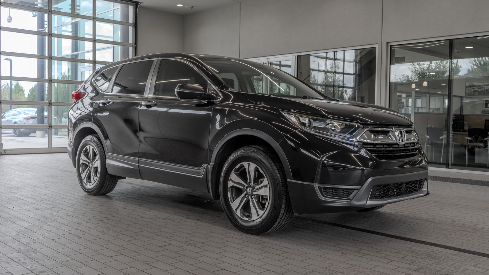 2019 Honda CR-V LX — full photo 12 of 33