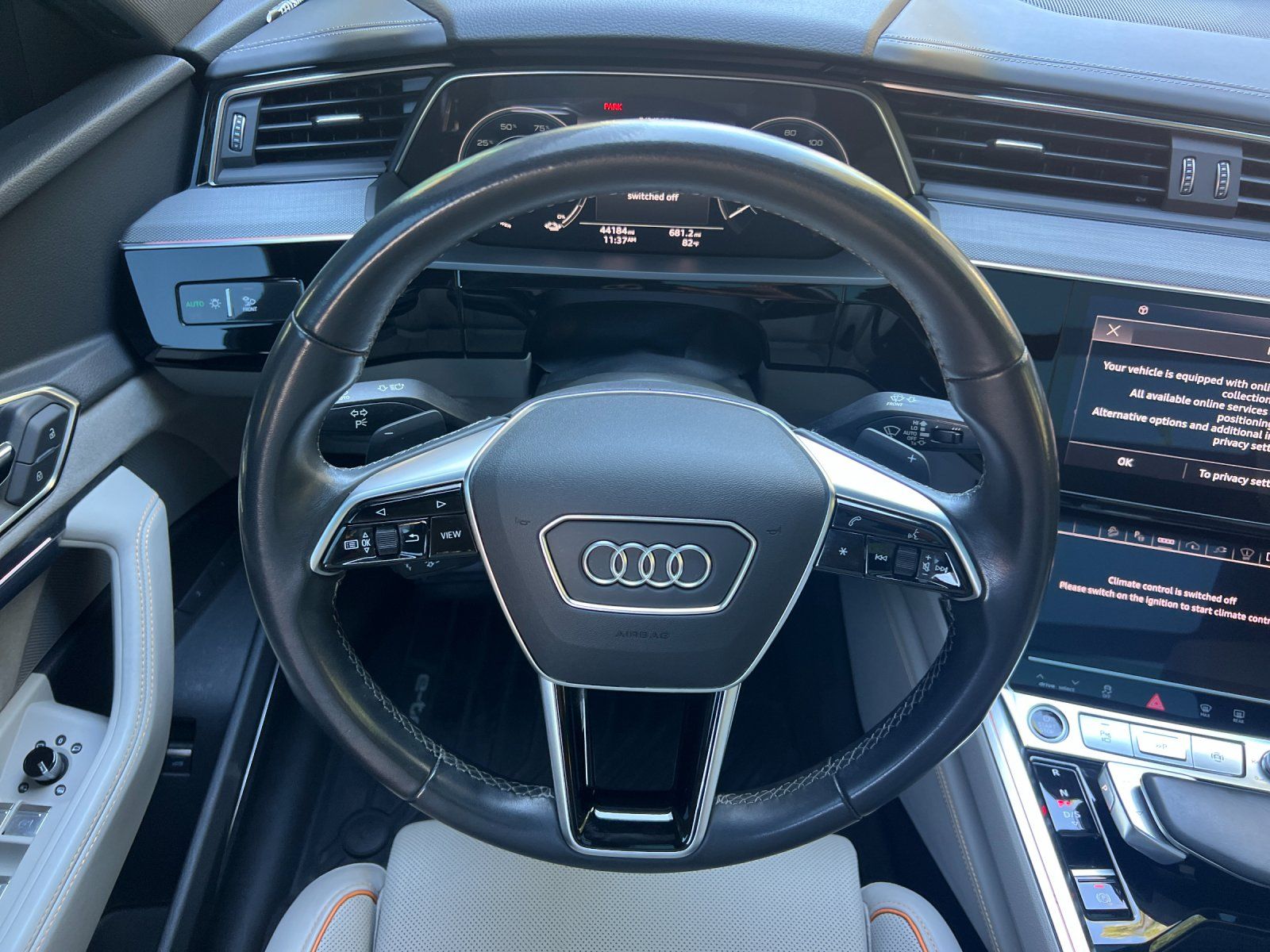 2024 Audi Q8 Sportback e-tron Prestige — foto completa 13 de 28