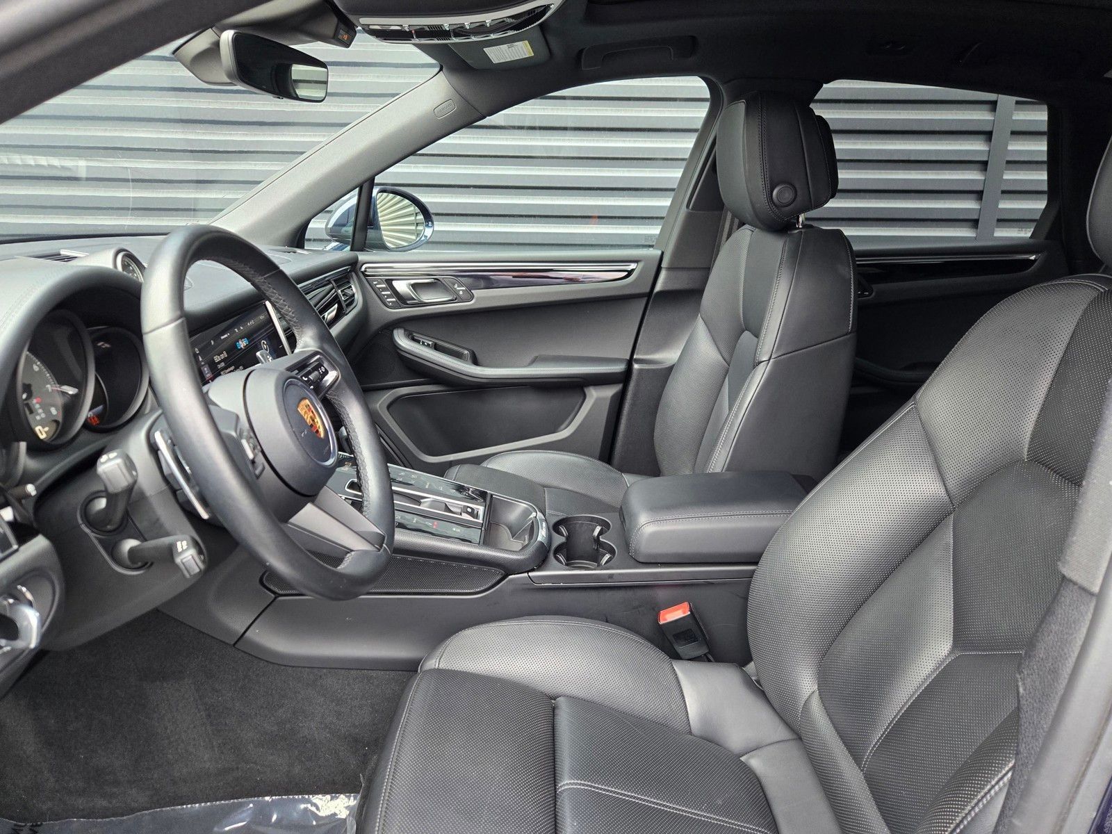 2022 Porsche Macan S — full photo 26 of 45