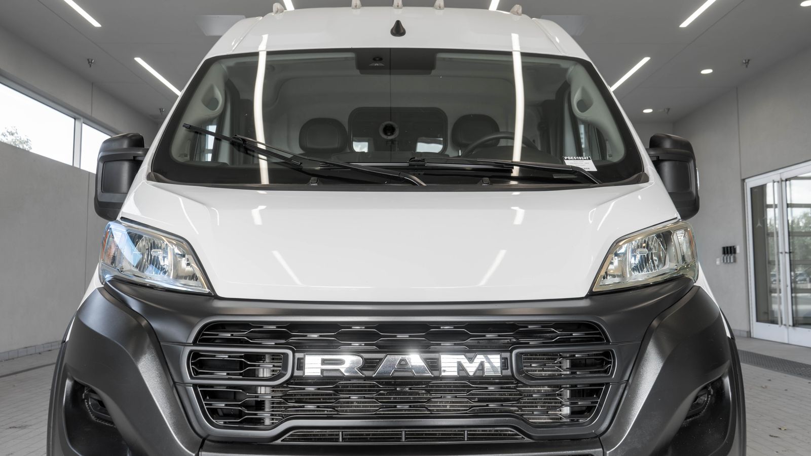 2025 Ram ProMaster 2500 High Roof — foto completa 22 de 34
