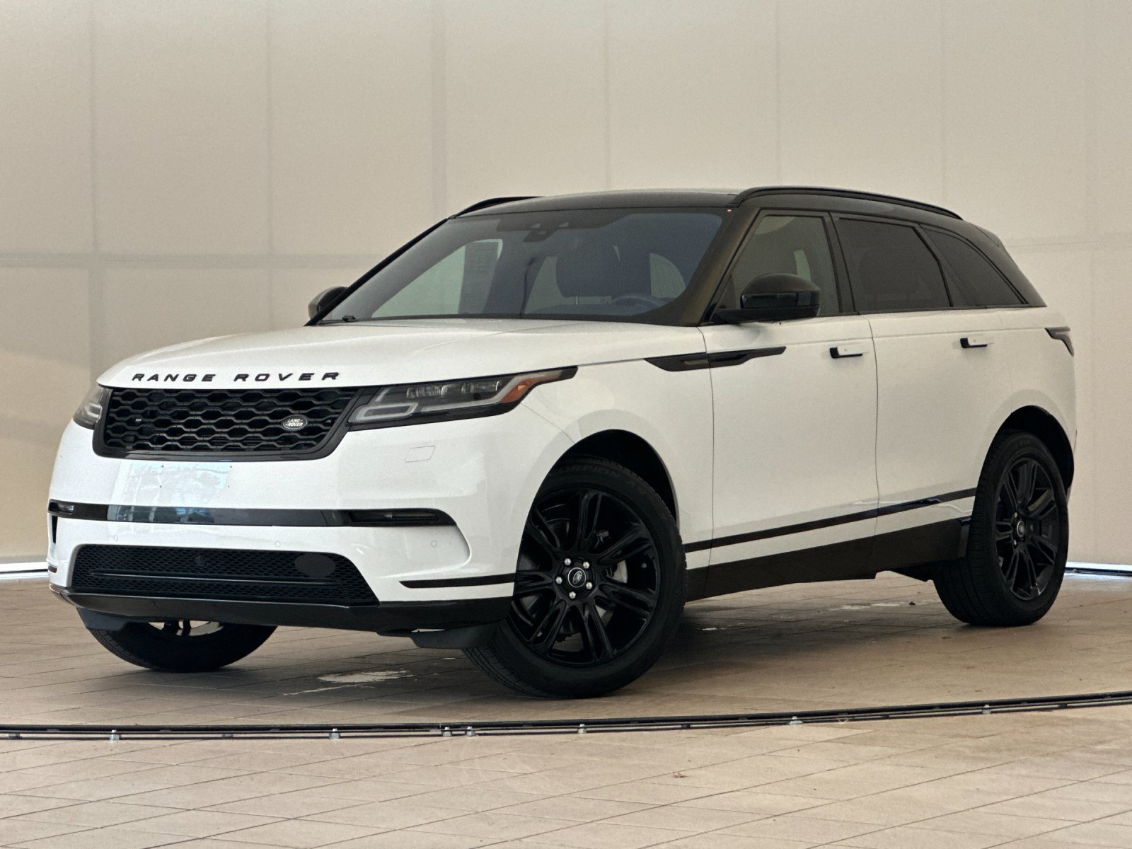 2019 Land Rover Range Rover Velar S — photo 1 of 27