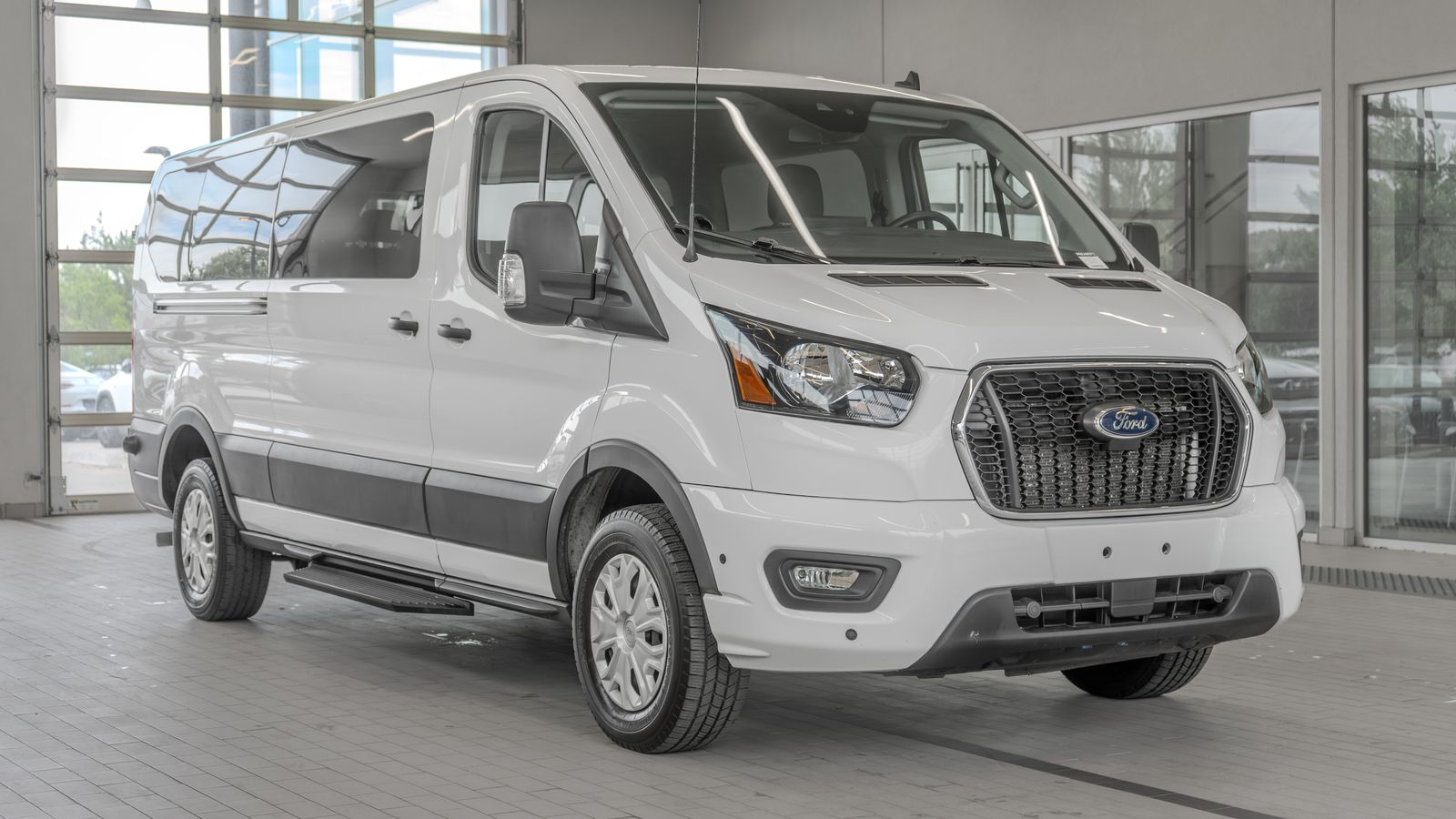 2024 Ford Transit-350 XLT — foto completa 21 de 35