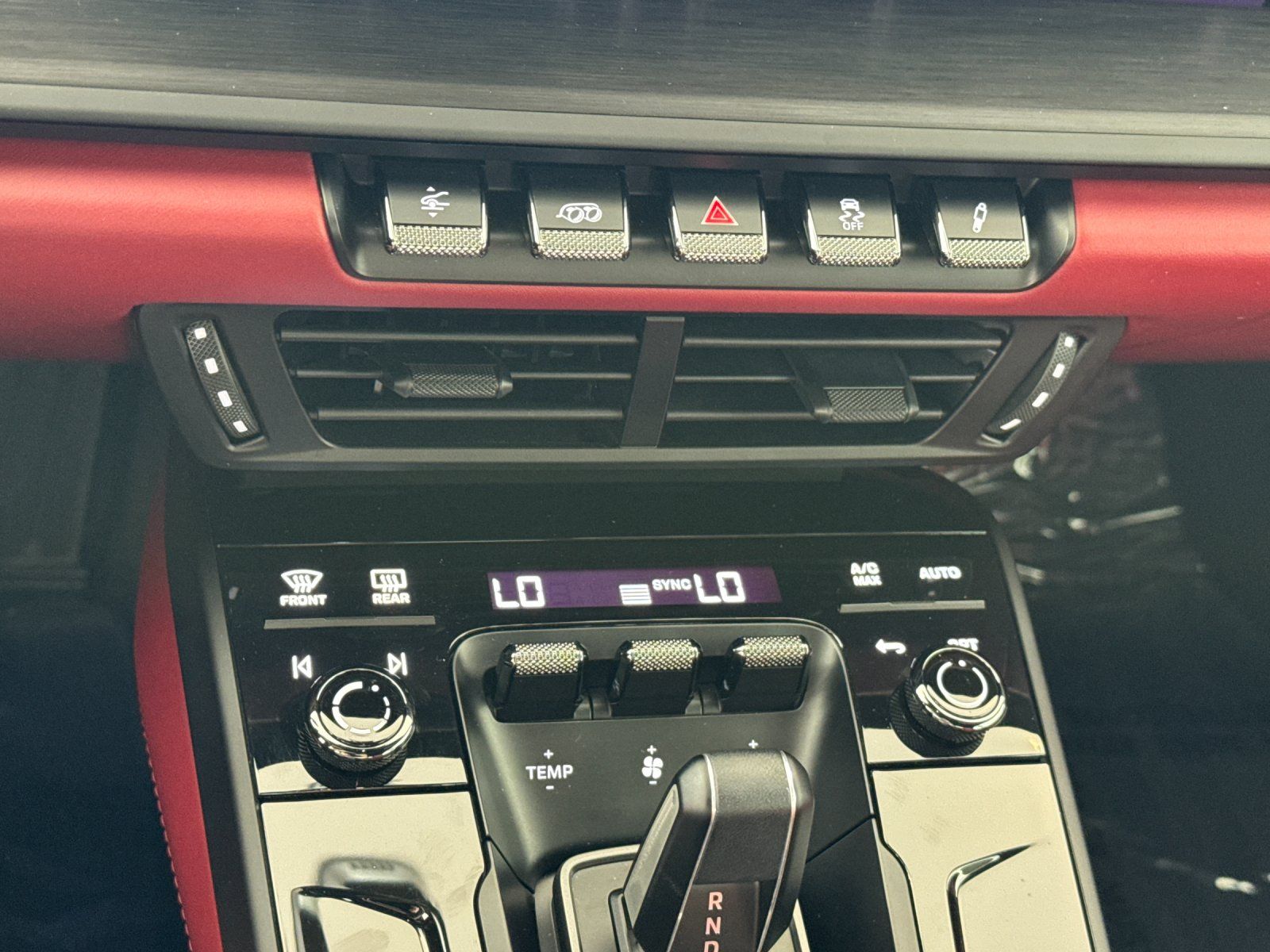 2025 Porsche 911 Carrera 4 GTS — full photo 20 of 28