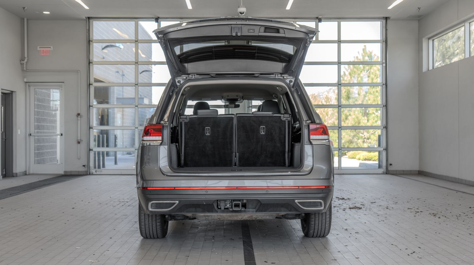 2024 Volkswagen Atlas 2.0T SE w/Technology — foto completa 16 de 35