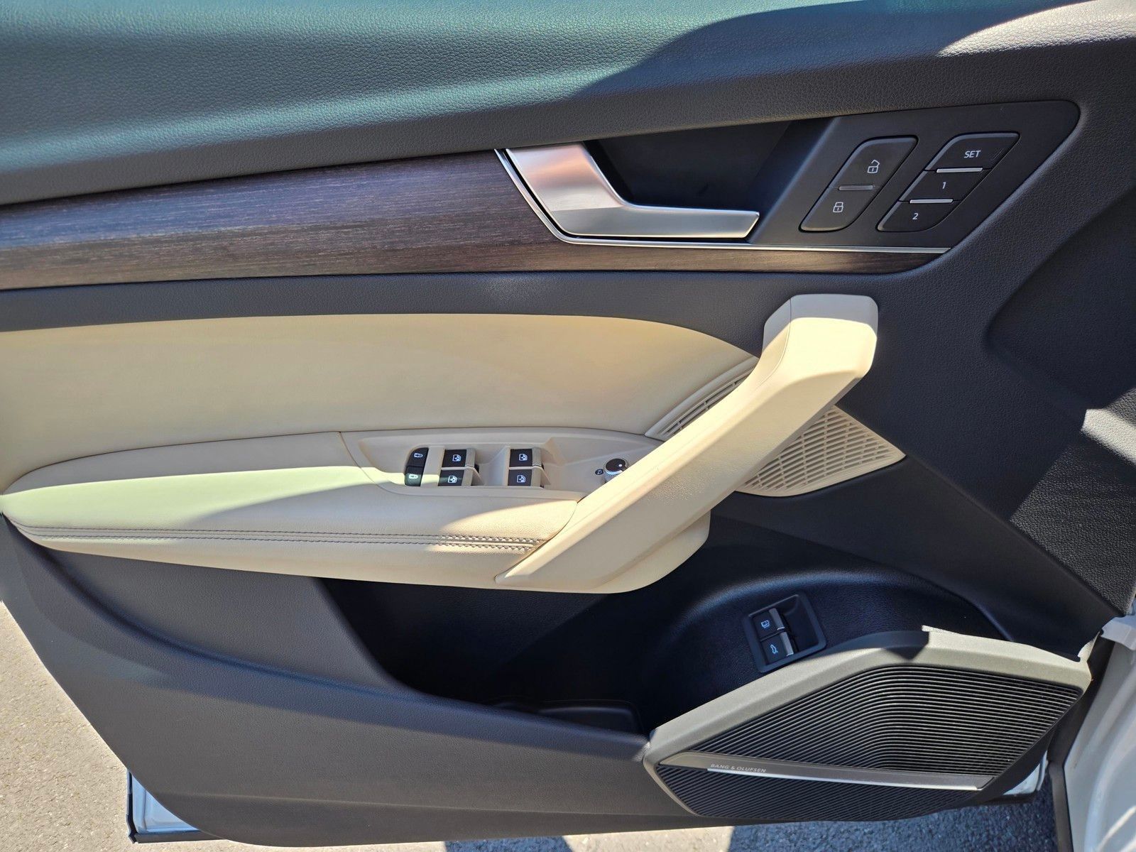 2023 Audi Q5 e 55 Premium Plus — full photo 17 of 45