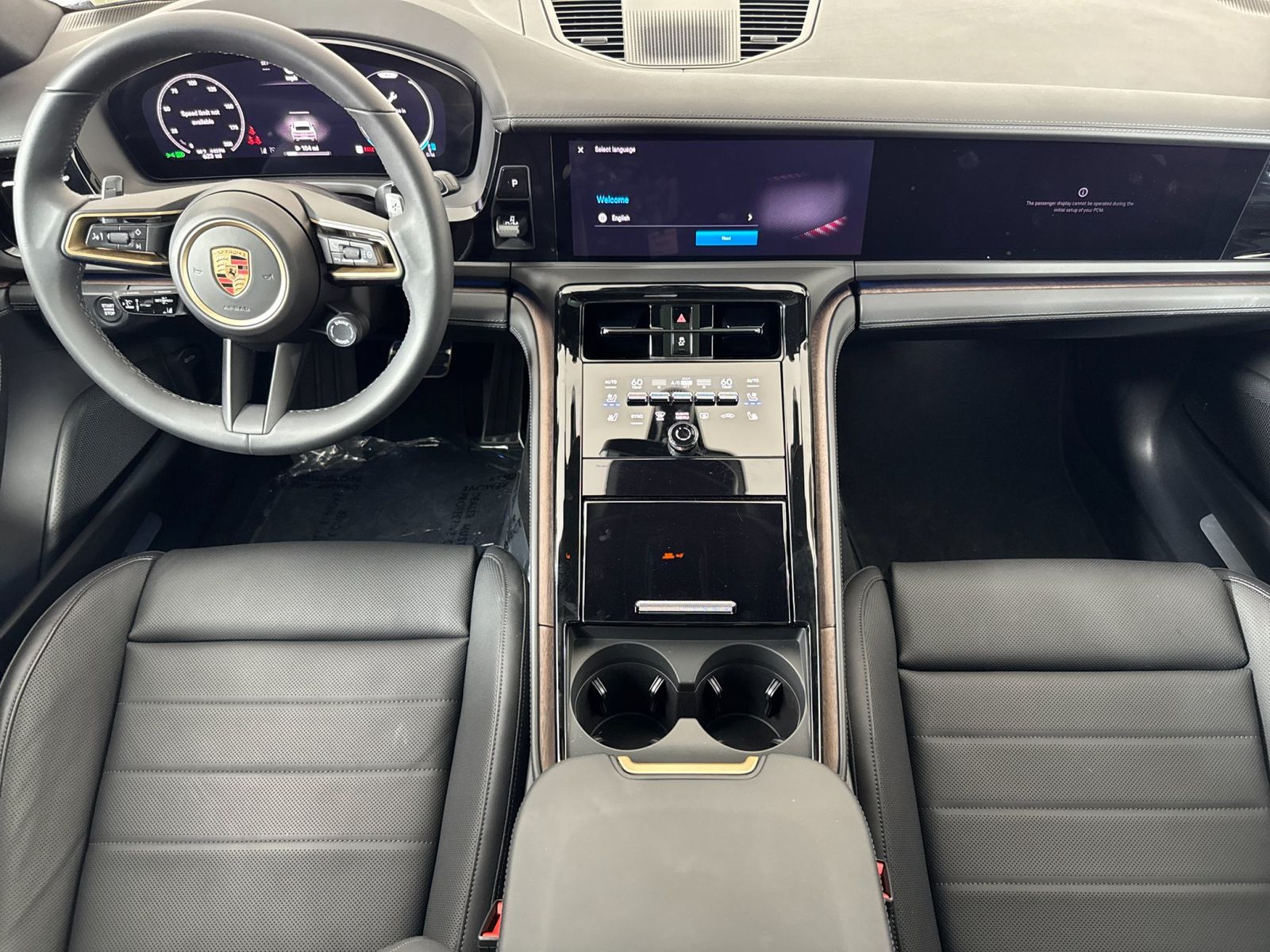 2025 Porsche Panamera 4 — full photo 6 of 29