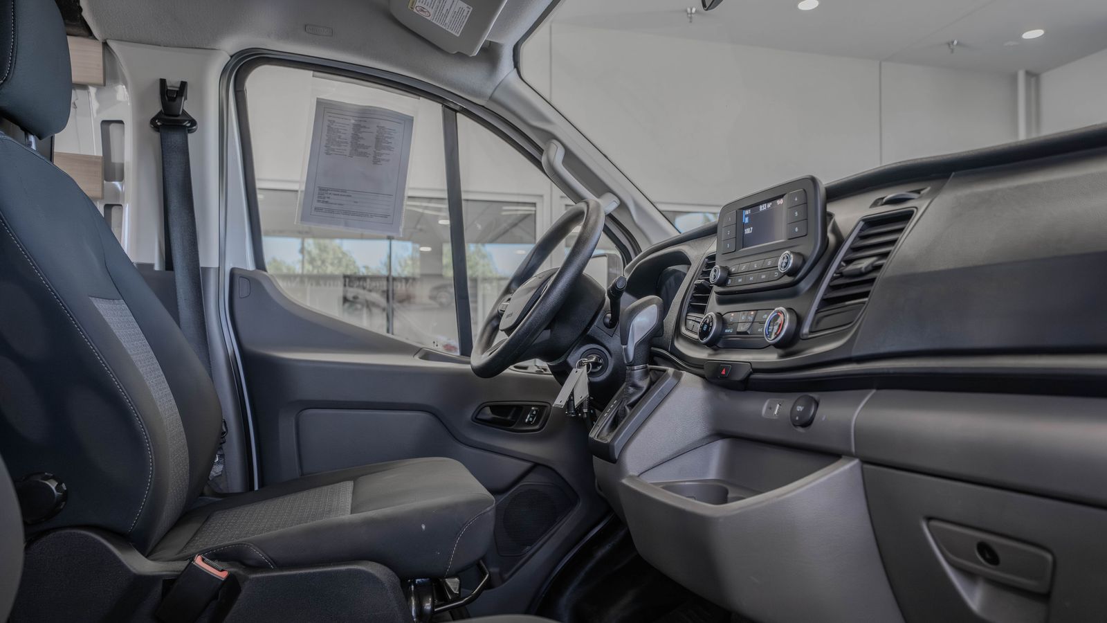 2025 Ford Transit-250 Base — foto completa 17 de 31