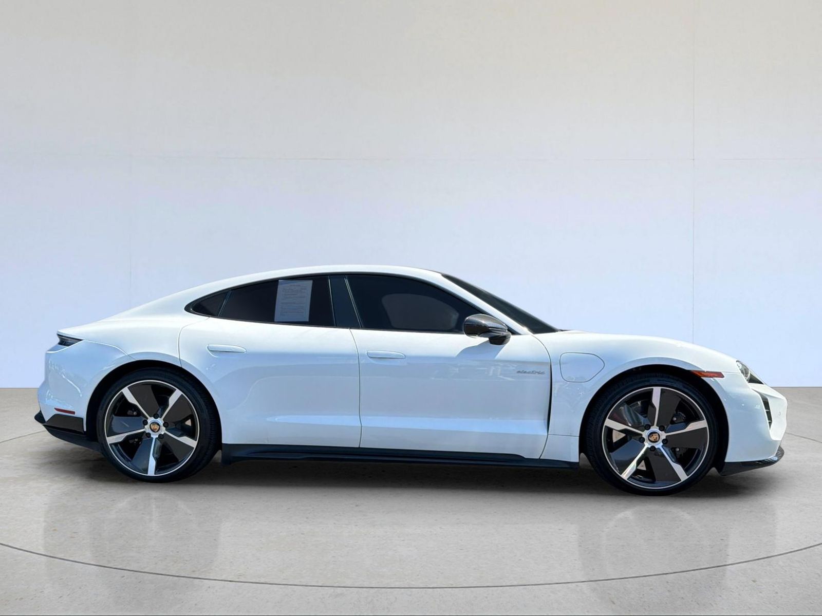 2021 Porsche Taycan Turbo — full photo 10 of 29