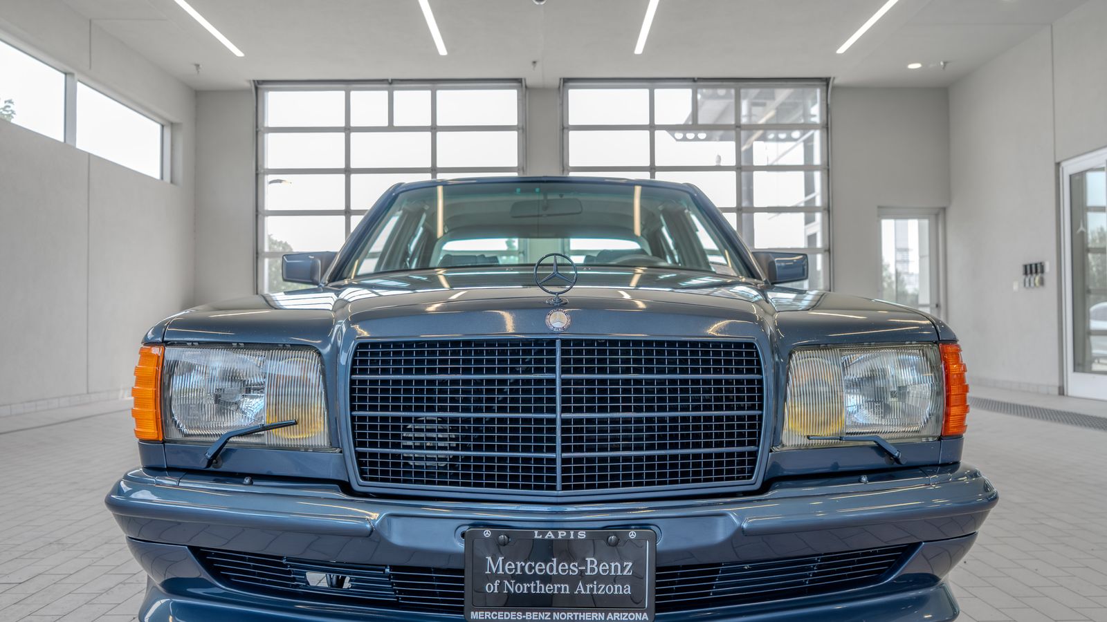 1984 Mercedes 500 SEL — foto completa 22 de 46
