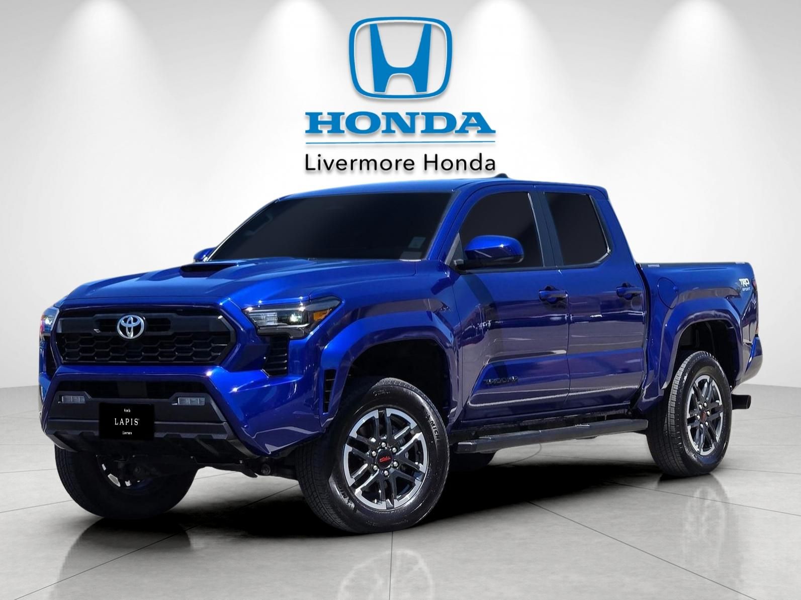 2025 Toyota Tacoma TRD Sport — foto completa 2 de 28
