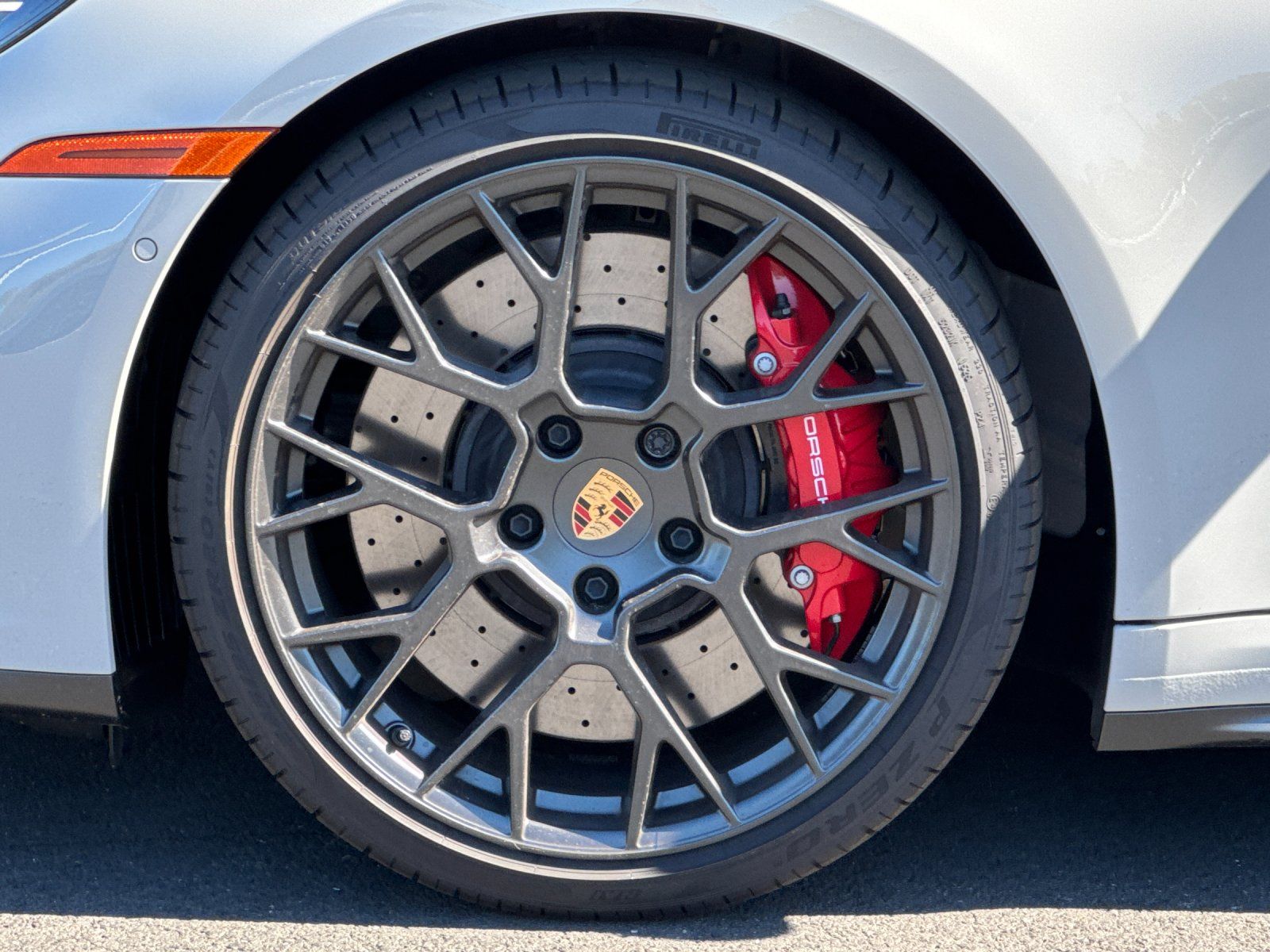 2025 Porsche 911 Carrera S — full photo 24 of 28