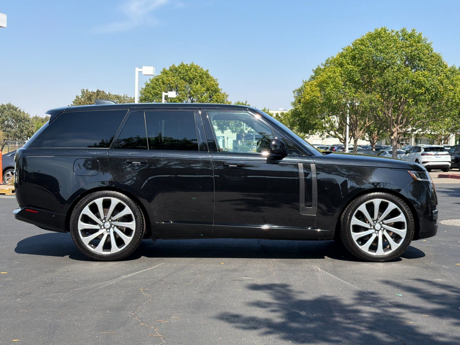 2023 Land Rover Range Rover SE — full photo 6 of 29