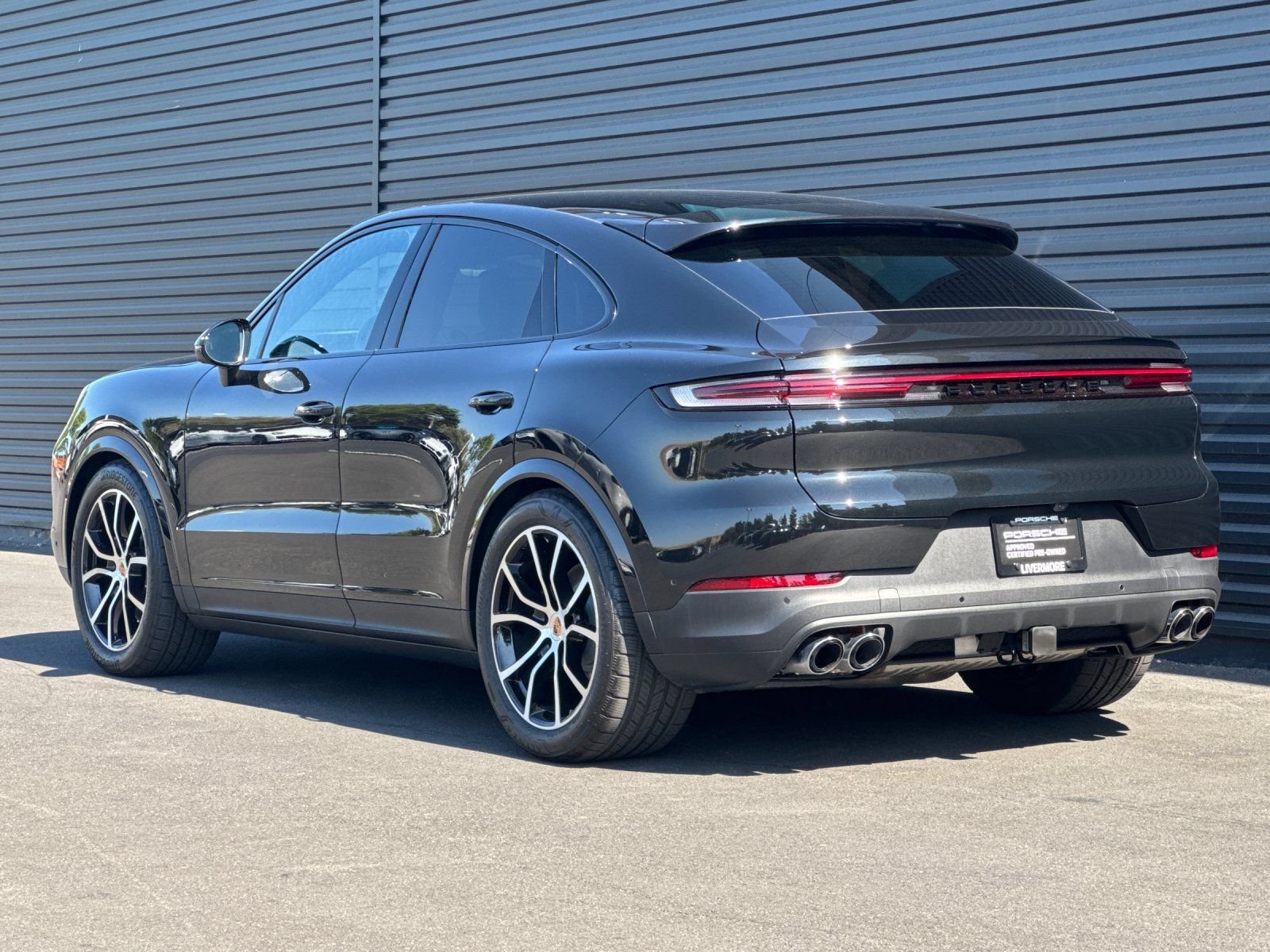 2026 Porsche Cayenne Coupe Base — full photo 3 of 29