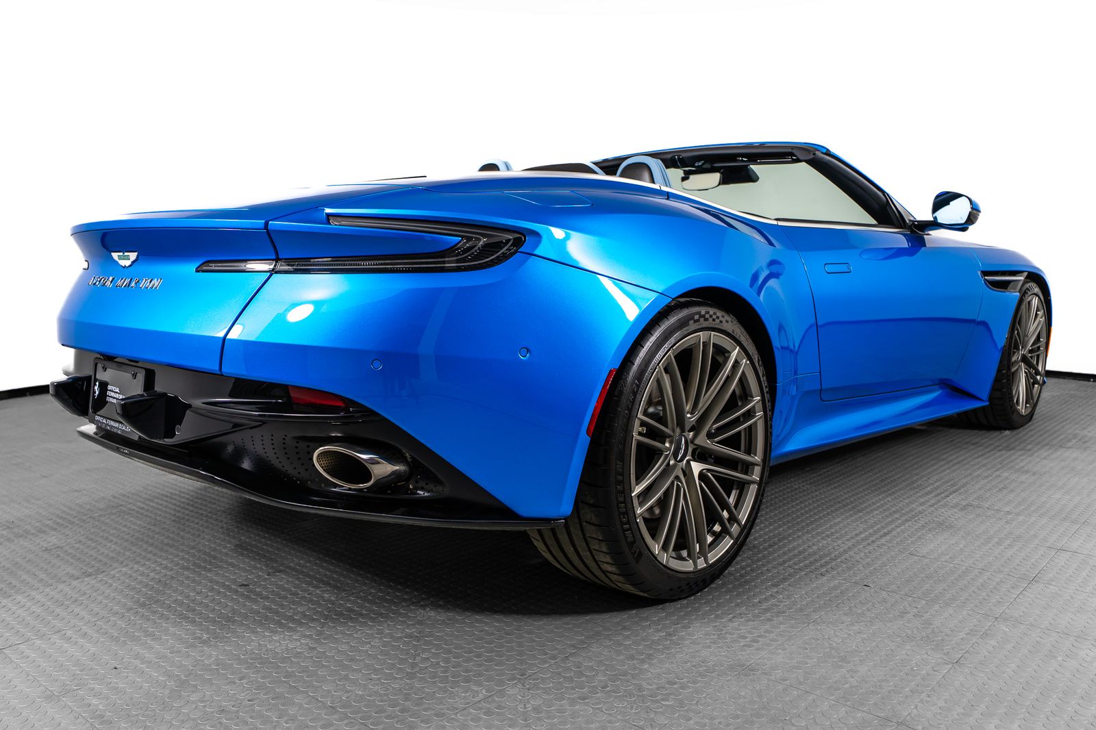 2024 Aston Martin DB12 Volante — foto completa 52 de 55