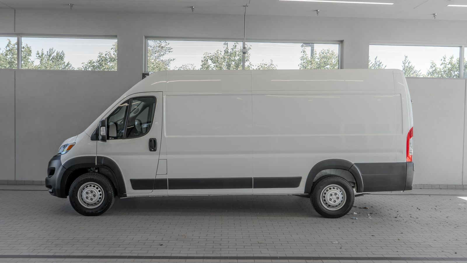 2024 Ram ProMaster 3500 High Roof — foto completa 2 de 36