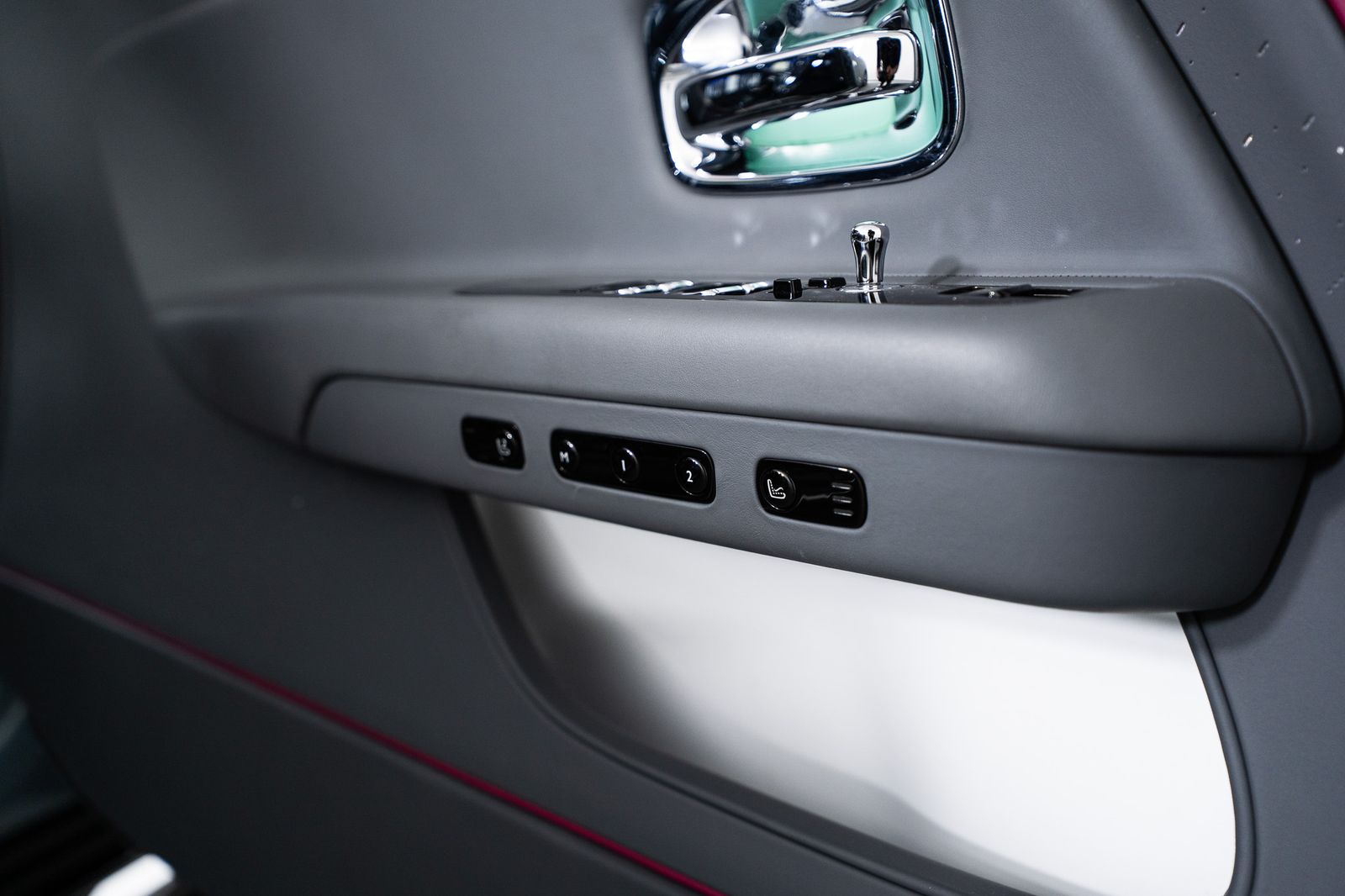 2024 Rolls-Royce Spectre — full photo 26 of 54