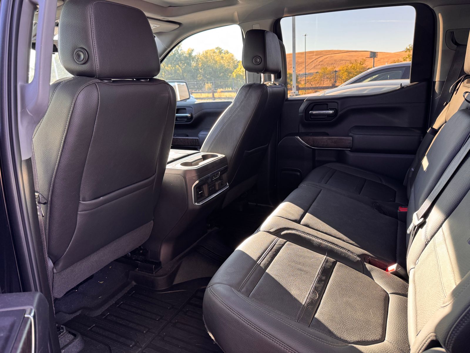 2021 GMC Sierra 1500 Denali — foto completa 9 de 10