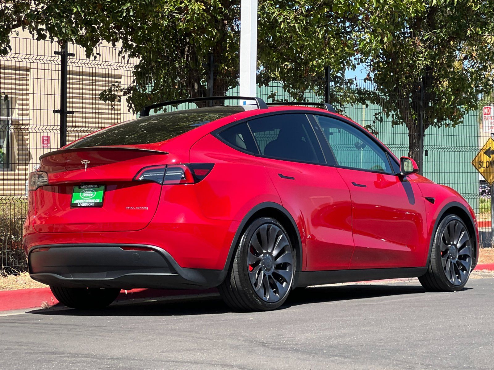 2023 Tesla Model Y Standard Range — full photo 6 of 31
