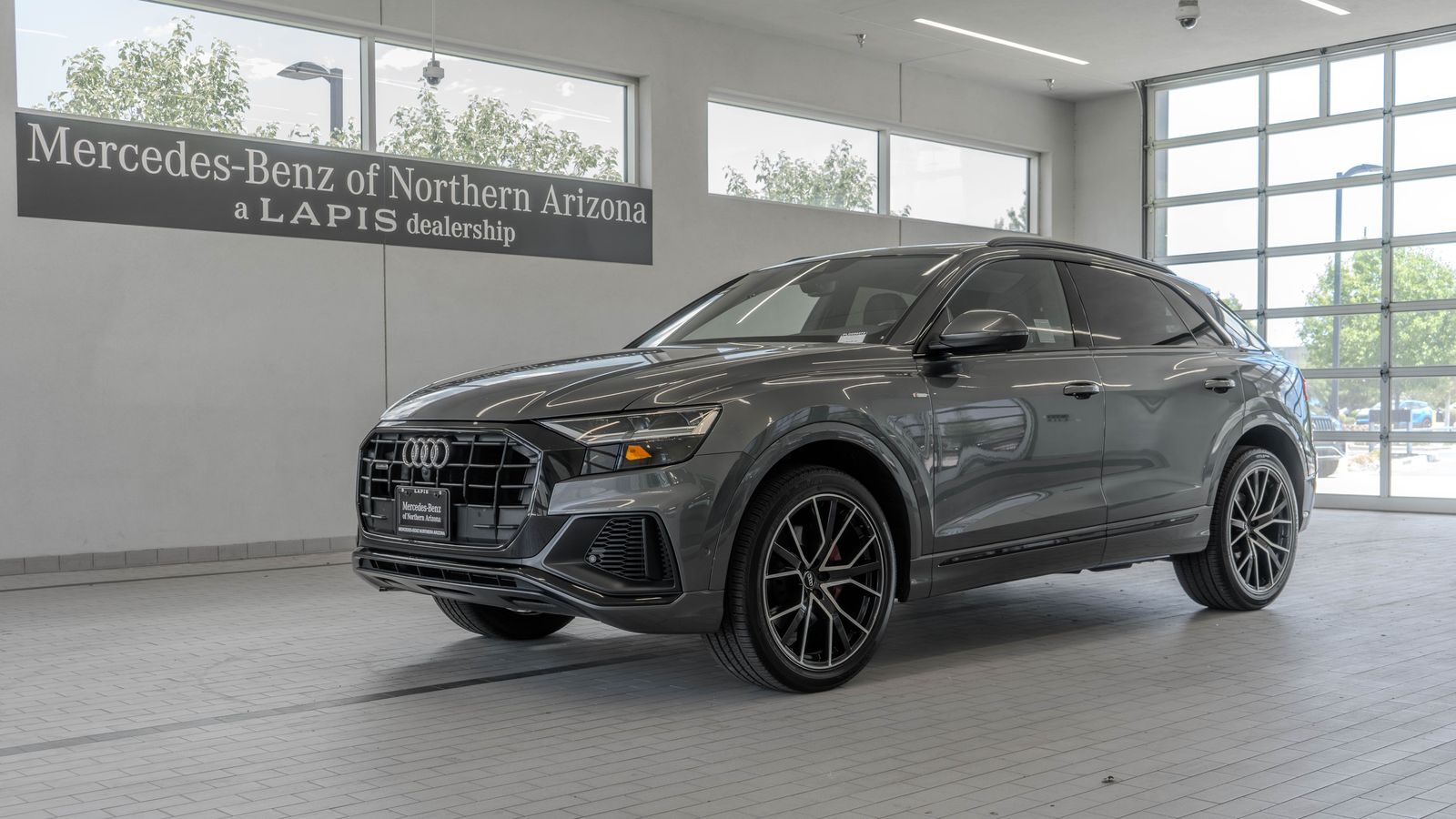2020 Audi Q8 55 Premium Plus — foto completa 3 de 34