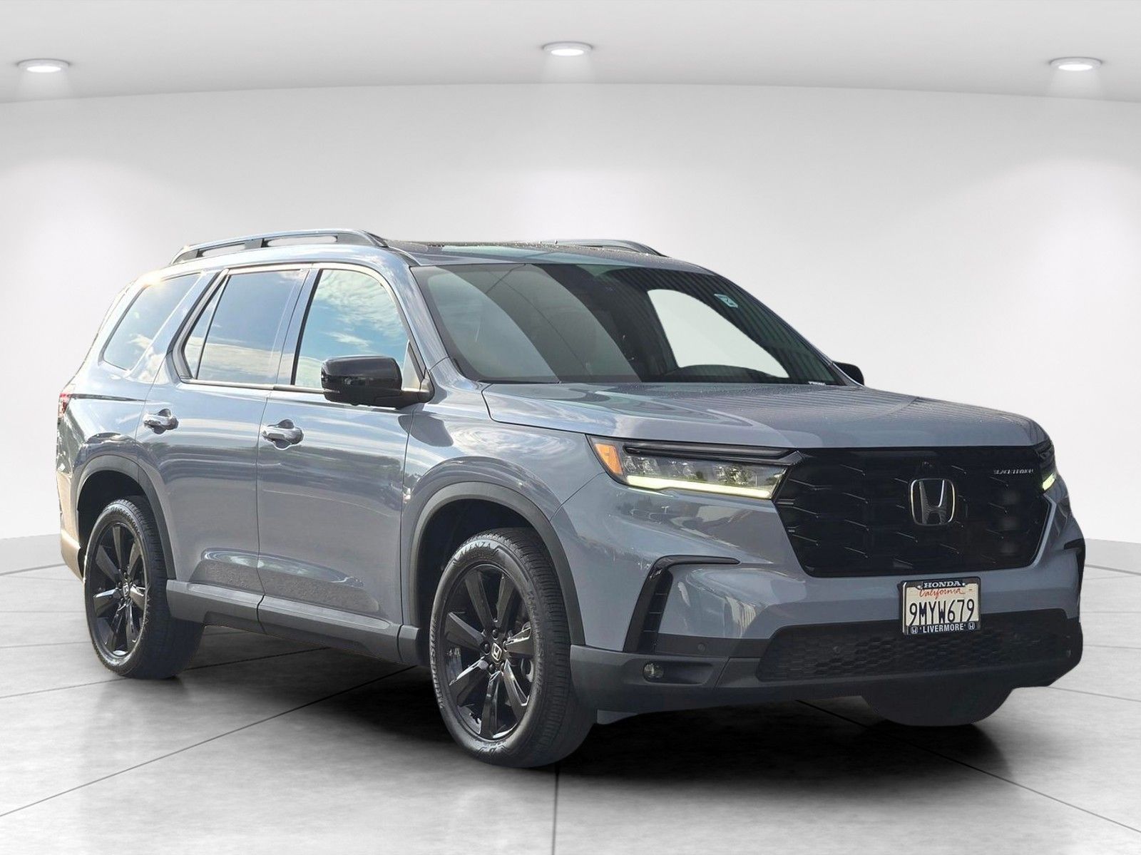 2025 Honda Pilot Black Edition — full photo 9 of 28