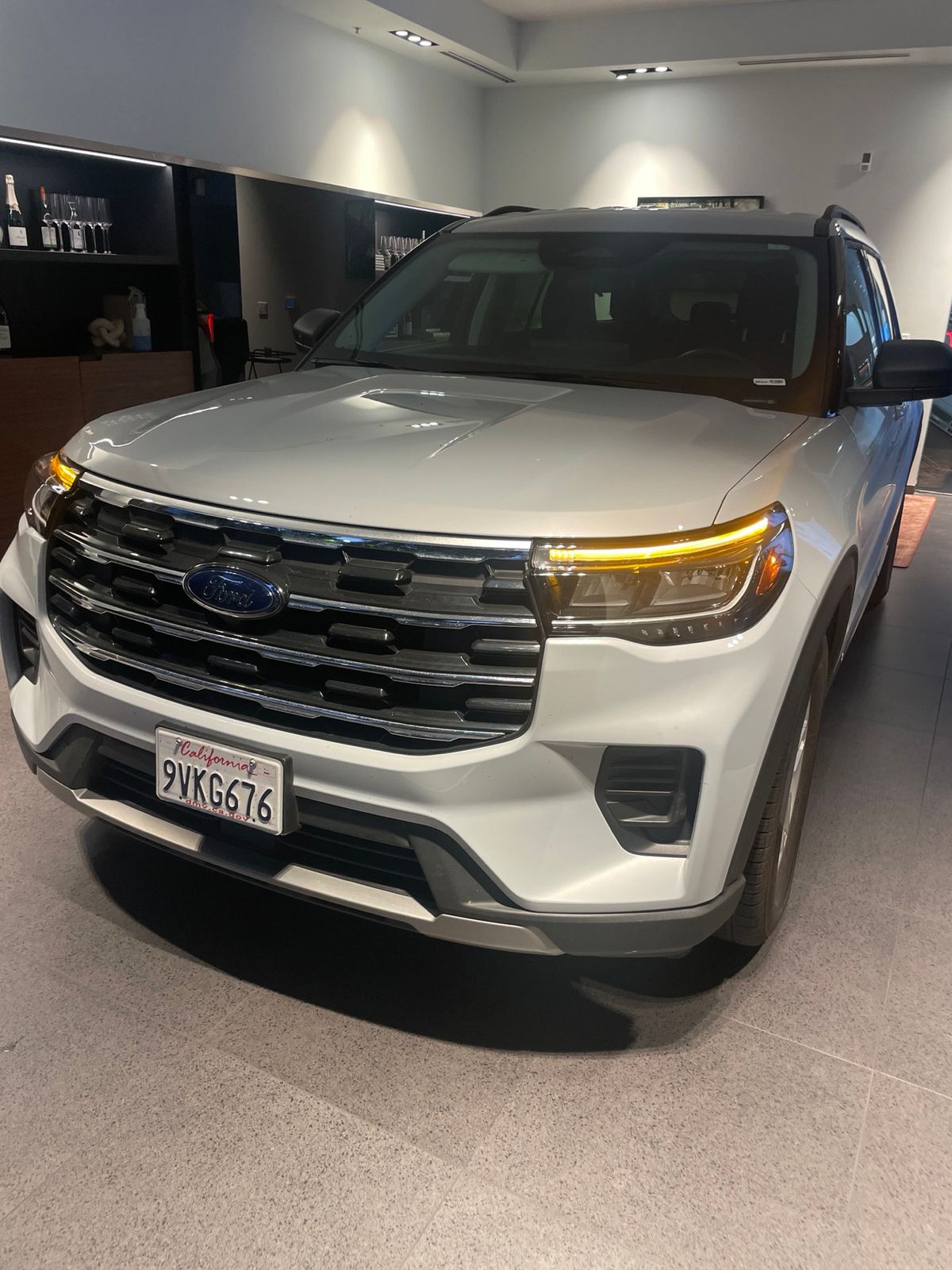 2025 Ford Explorer Active — full photo 1 of 6