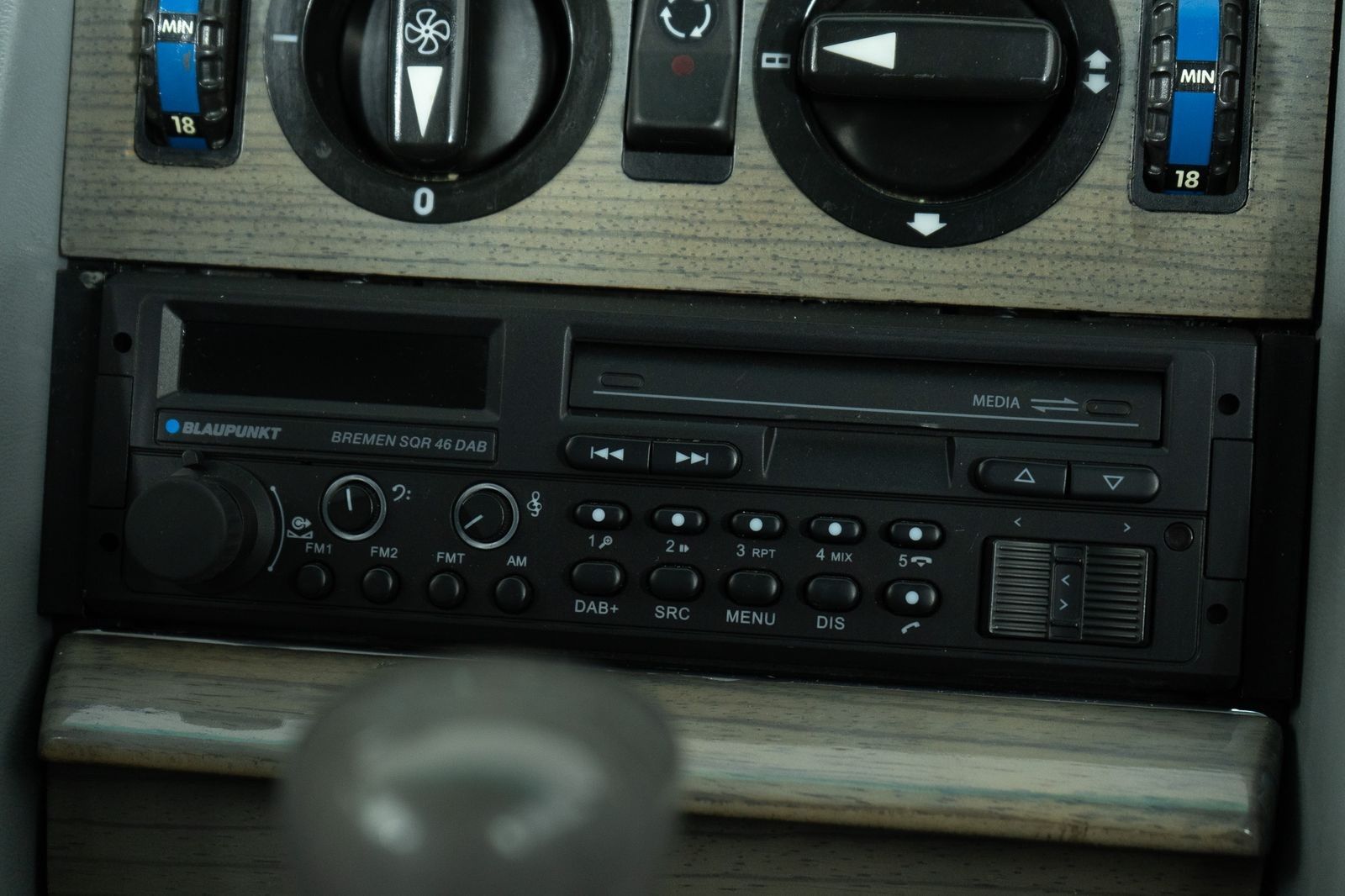 1984 Mercedes-Benz 500-Class 500 SEL — foto completa 28 de 58