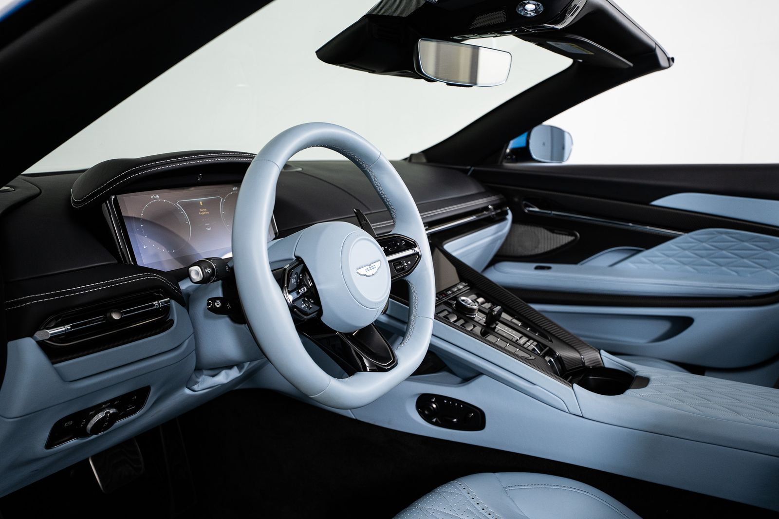 2024 Aston Martin DB12 Volante — foto completa 37 de 55