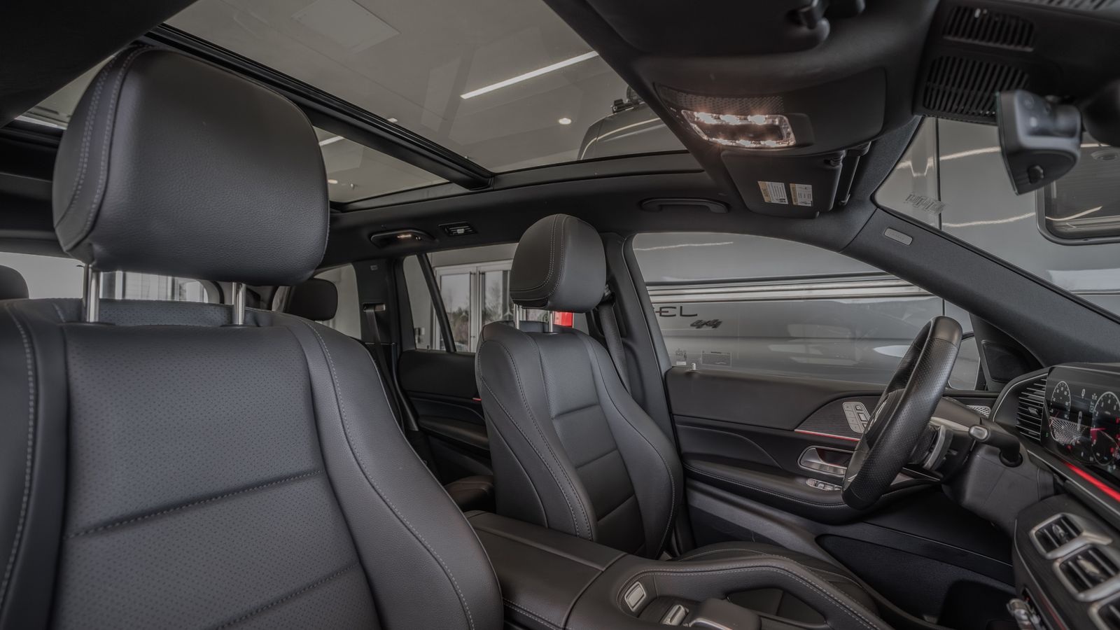 2025 Mercedes-Benz GLS GLS 450 — full photo 32 of 35