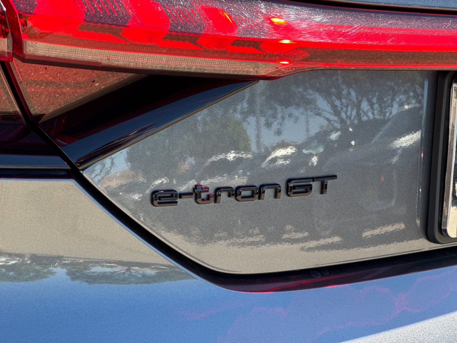 2022 Audi e-tron GT Premium Plus — full photo 25 of 27