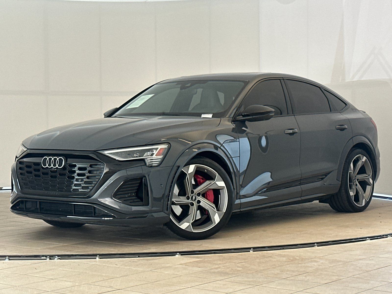 2024 Audi SQ8 Sportback e-tron Prestige — foto 1 de 27