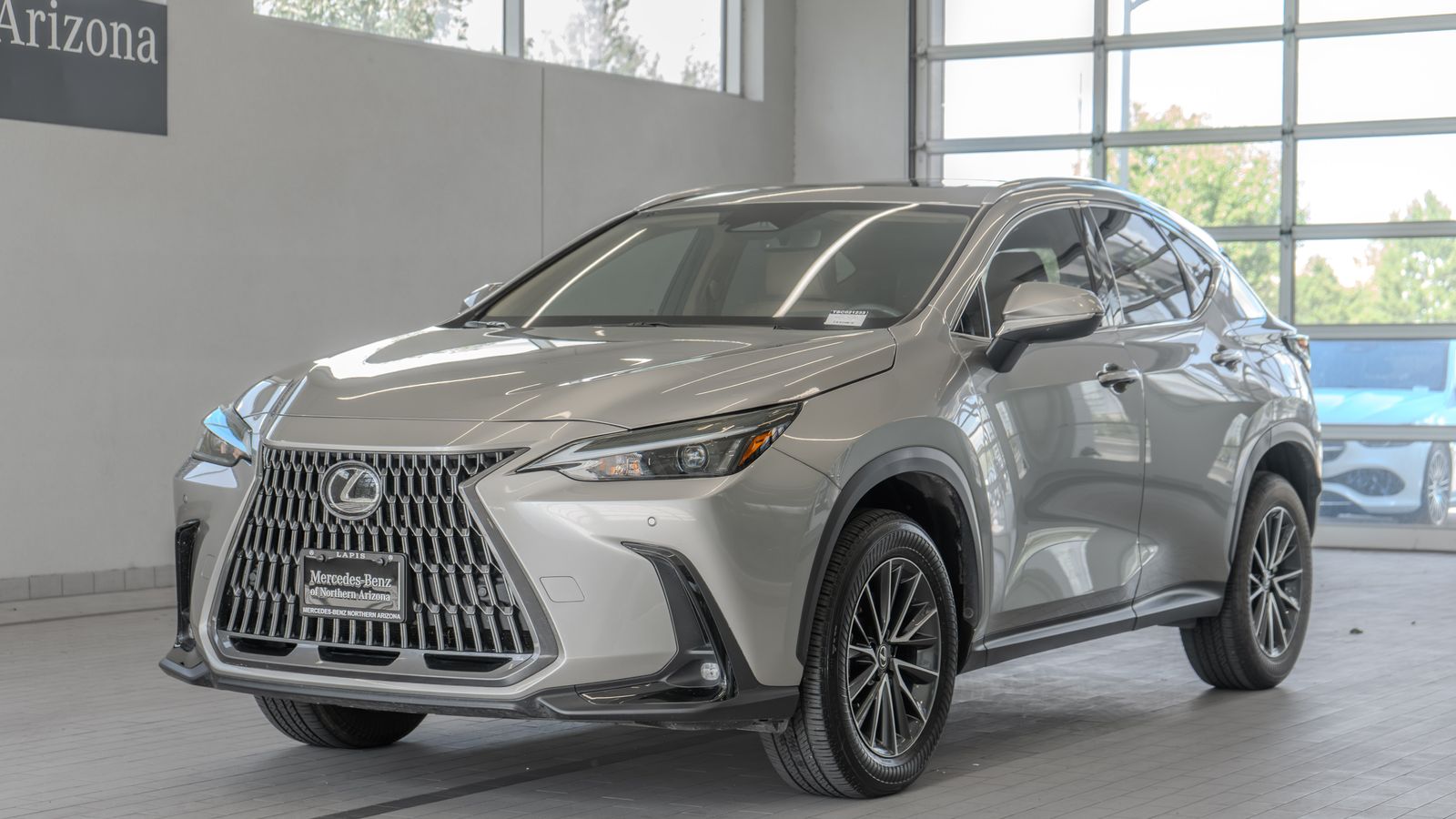 2025 Lexus NX 250 Premium — foto completa 23 de 33
