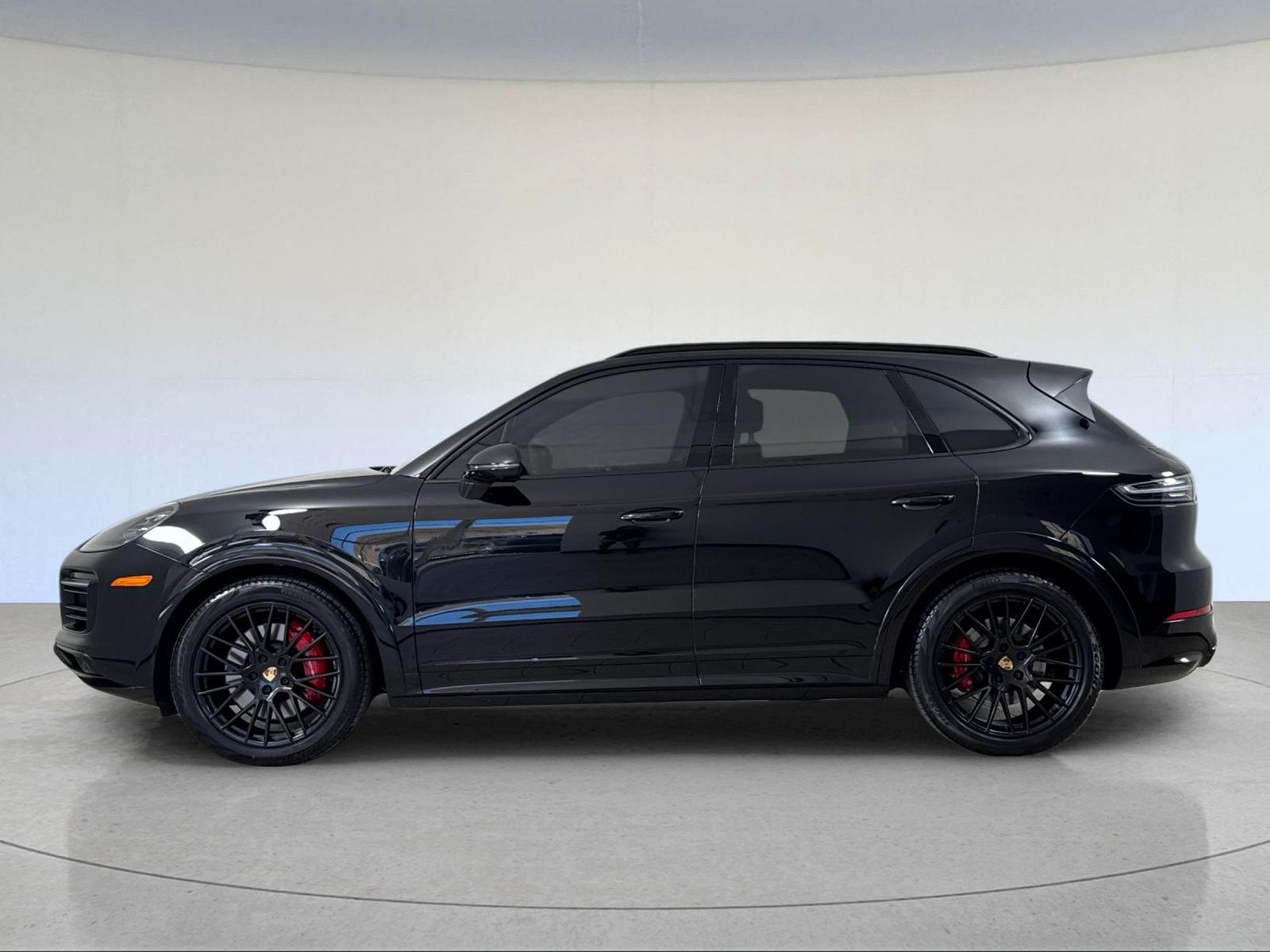 2023 Porsche Cayenne GTS — full photo 3 of 30