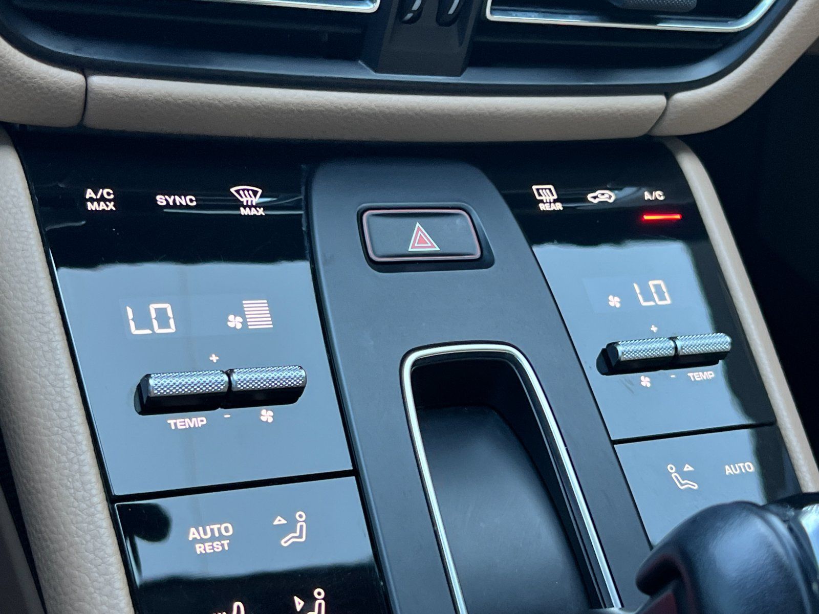 2024 Porsche Macan S — full photo 21 of 28