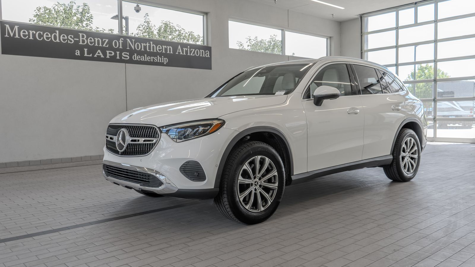 2024 Mercedes-Benz GLC GLC 300 — full photo 3 of 33
