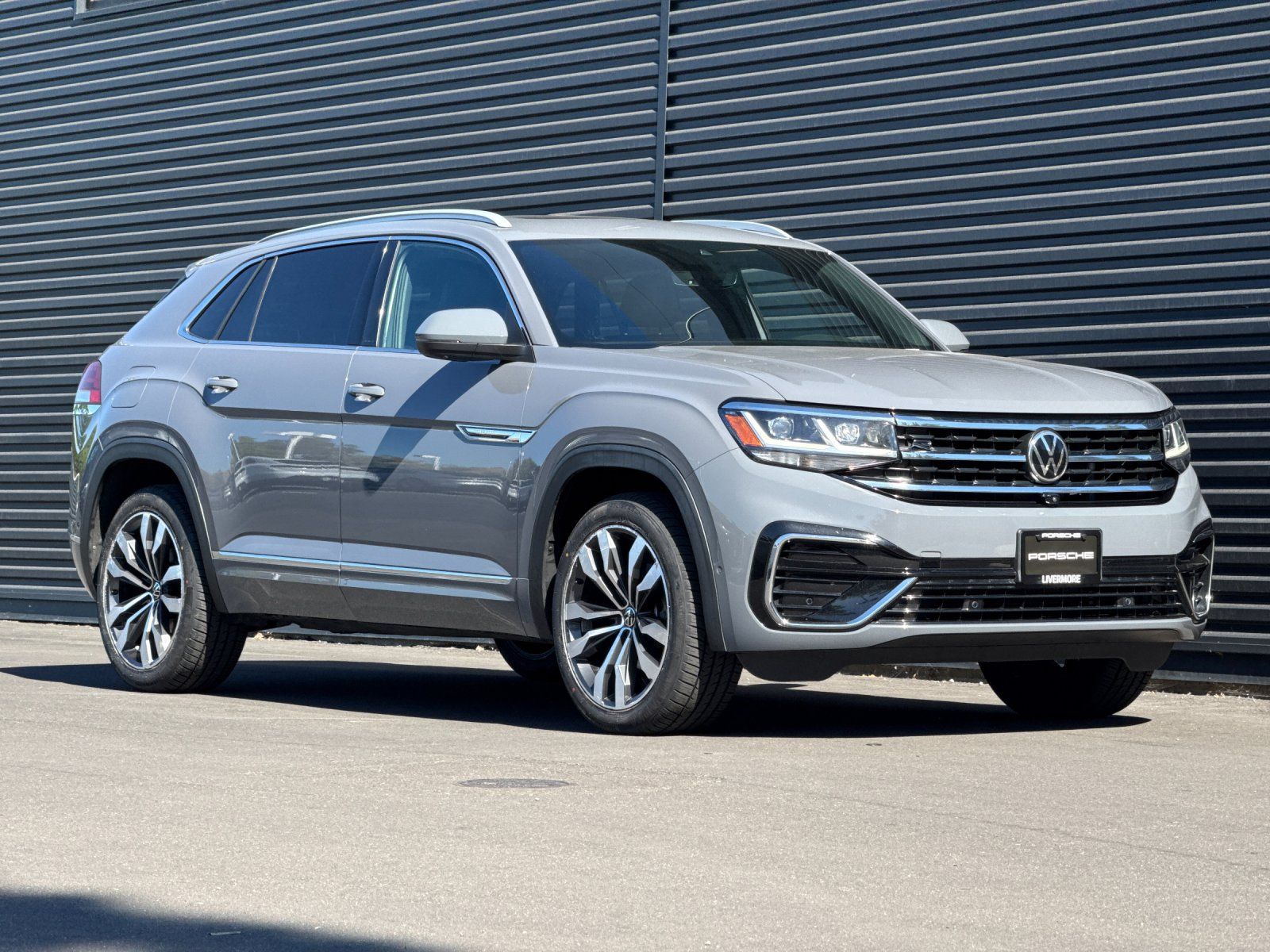 2021 Volkswagen Atlas Cross Sport 3.6L V6 SEL Premium R-Line — foto completa 10 de 28