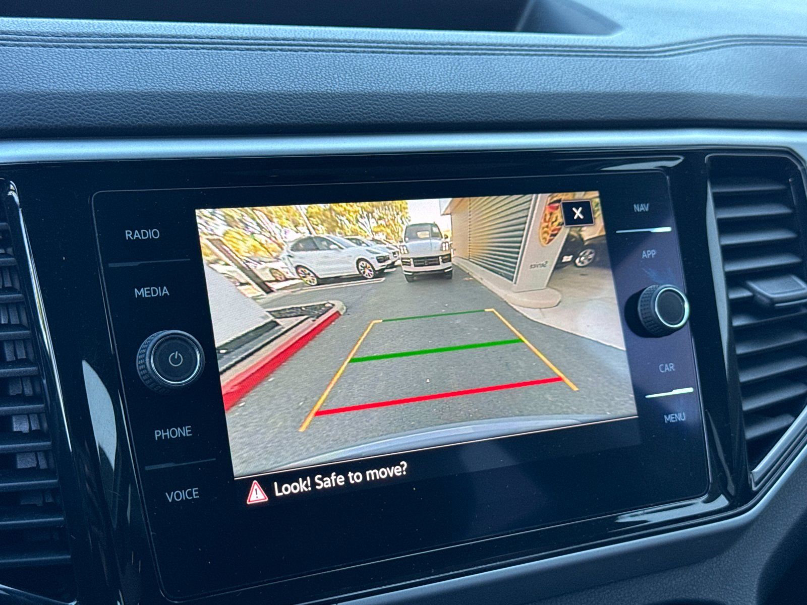 2021 Volkswagen Atlas Cross Sport 3.6L V6 SEL Premium R-Line — foto completa 19 de 28
