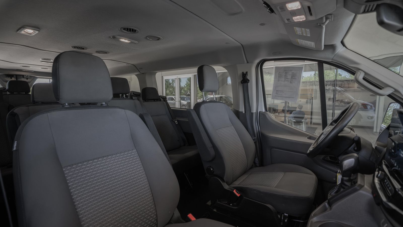 2024 Ford Transit-350 XLT — foto completa 32 de 34