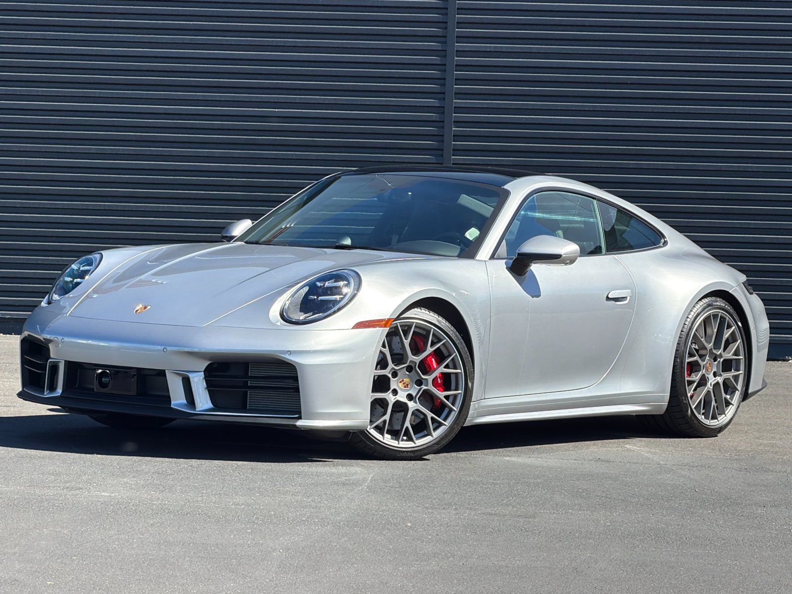 2025 Porsche 911 Carrera S — full photo 1 of 26